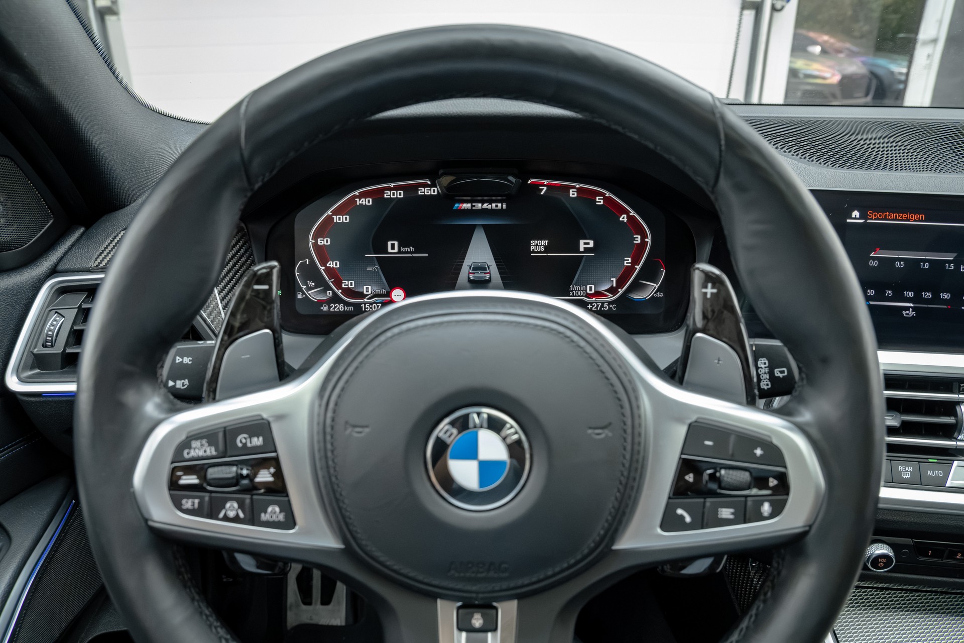 BMW M340i xDrive 48V Touring Steptronic-image-12