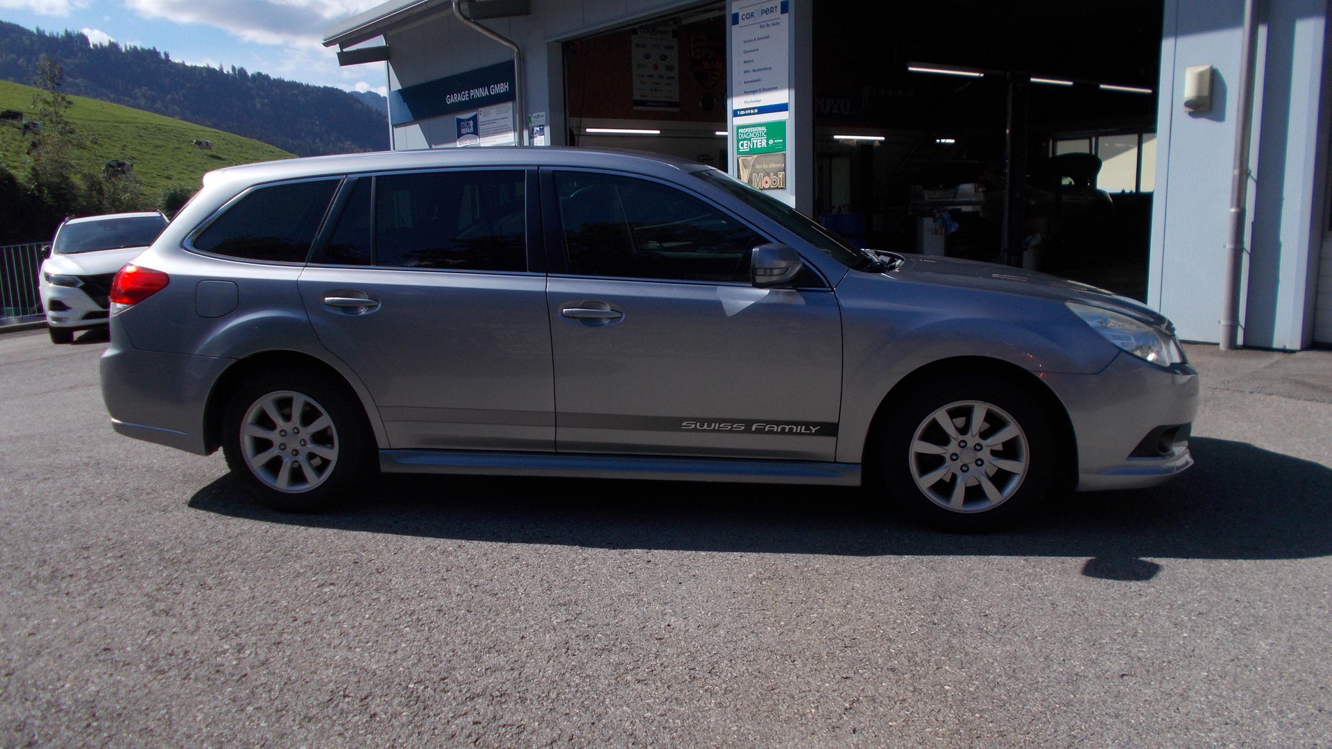 SUBARU Legacy 2.0i Swiss AWD Lineartronic-image-1