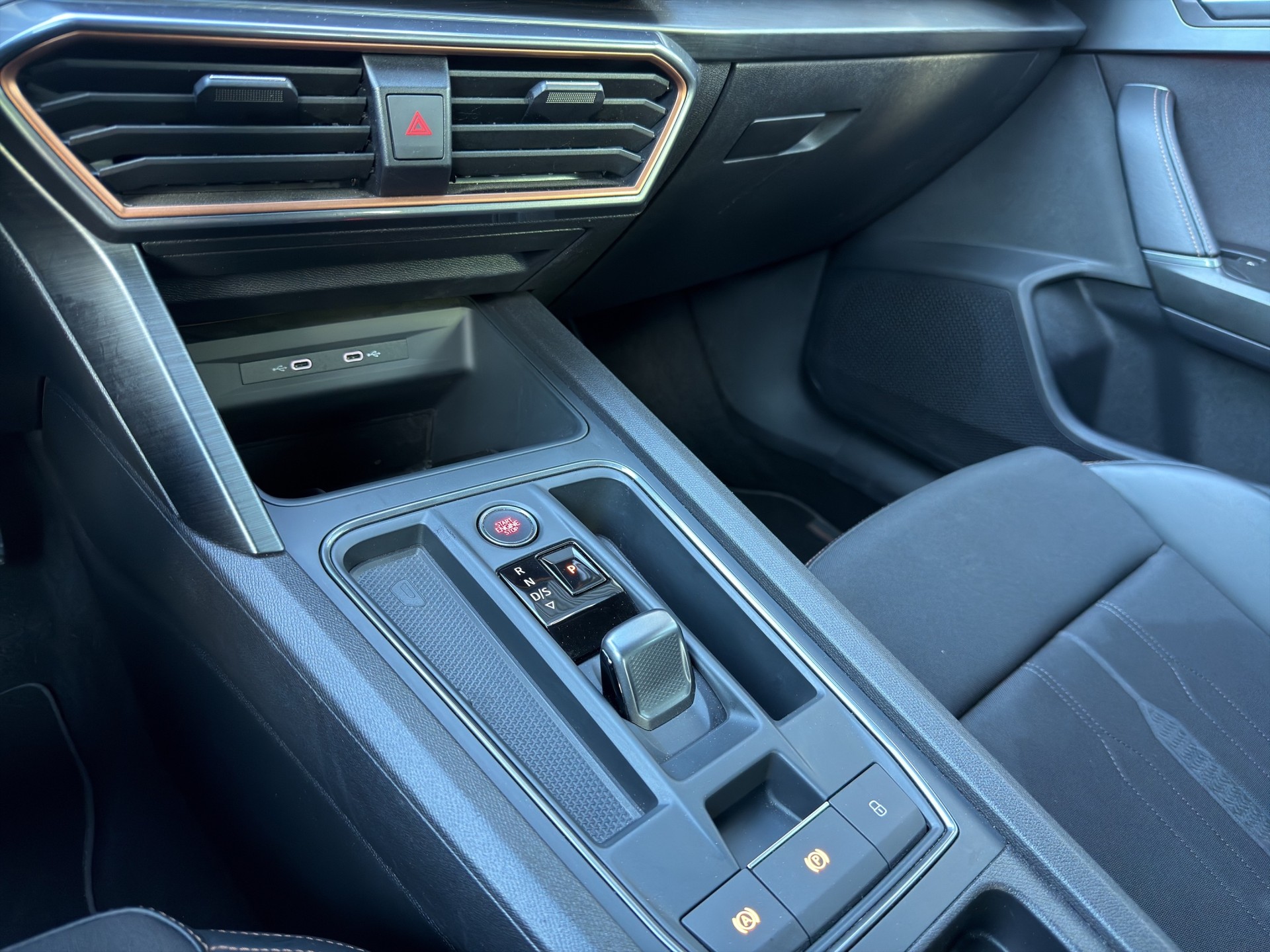 CUPRA Formentor 1.5 TSI DSG-image-10