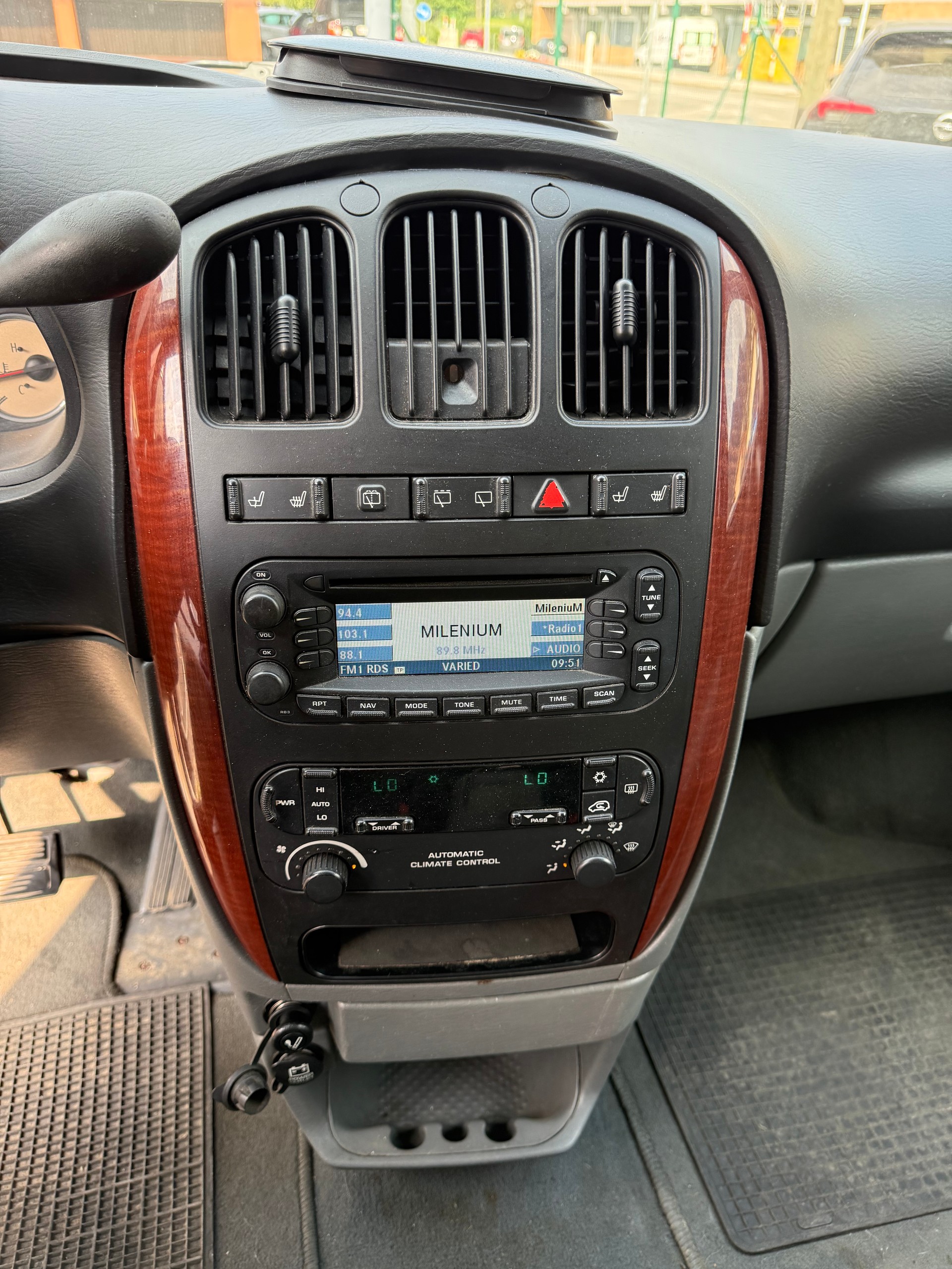 CHRYSLER Confort-image-9