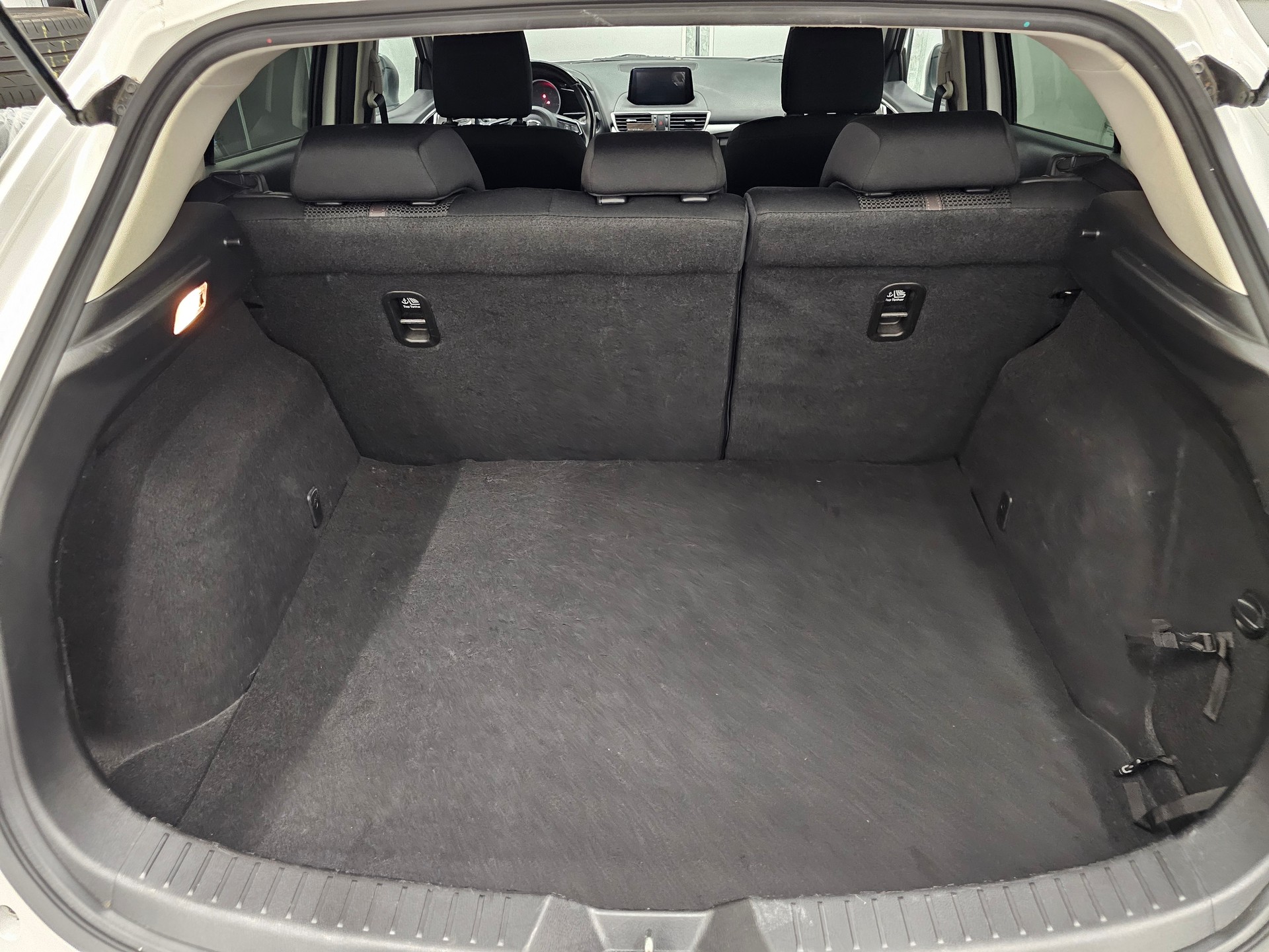 MAZDA 3 SKYACTIV-G 100 Ambition Plus-image-24