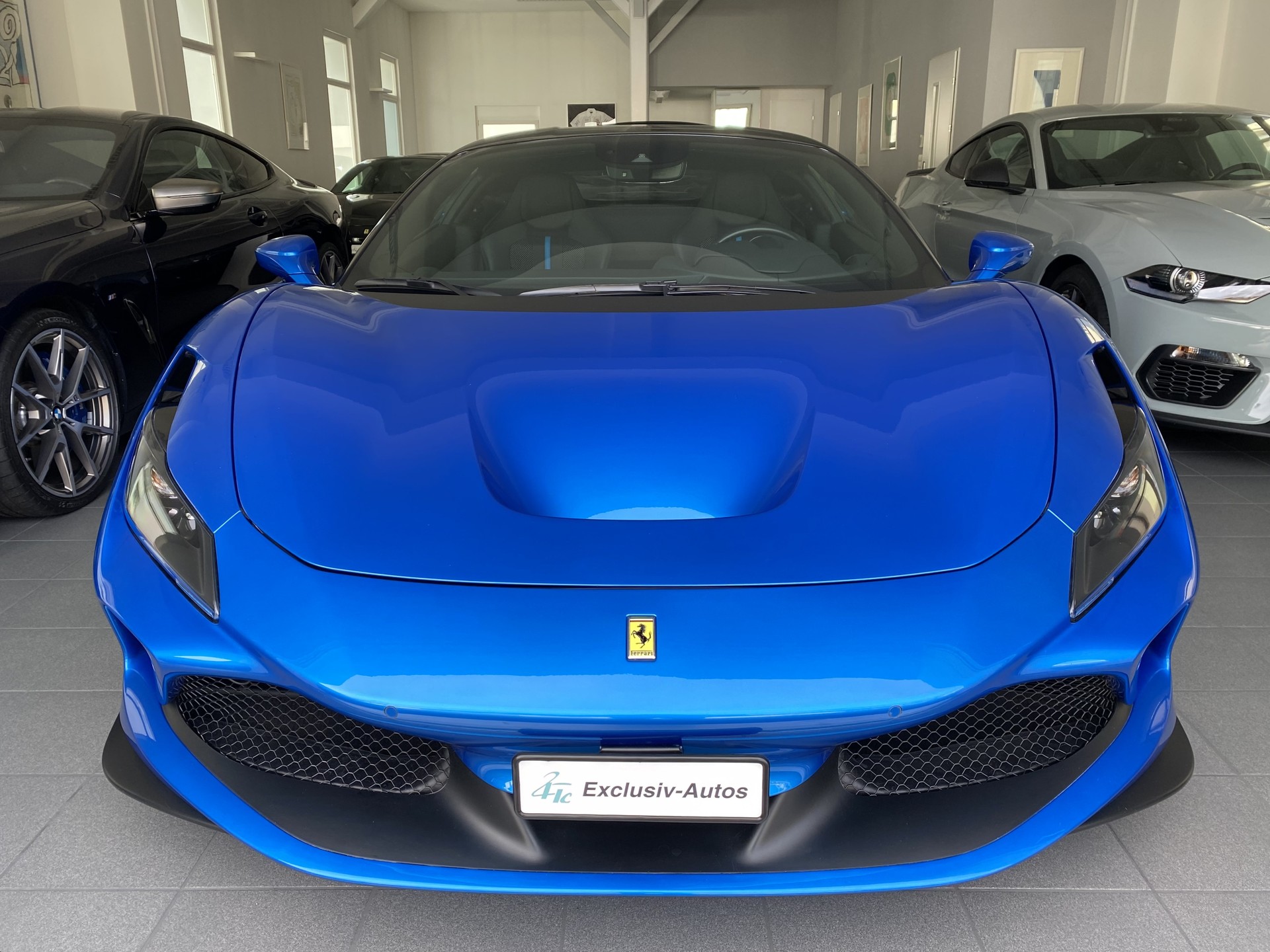FERRARI F8 Tributo-image-1