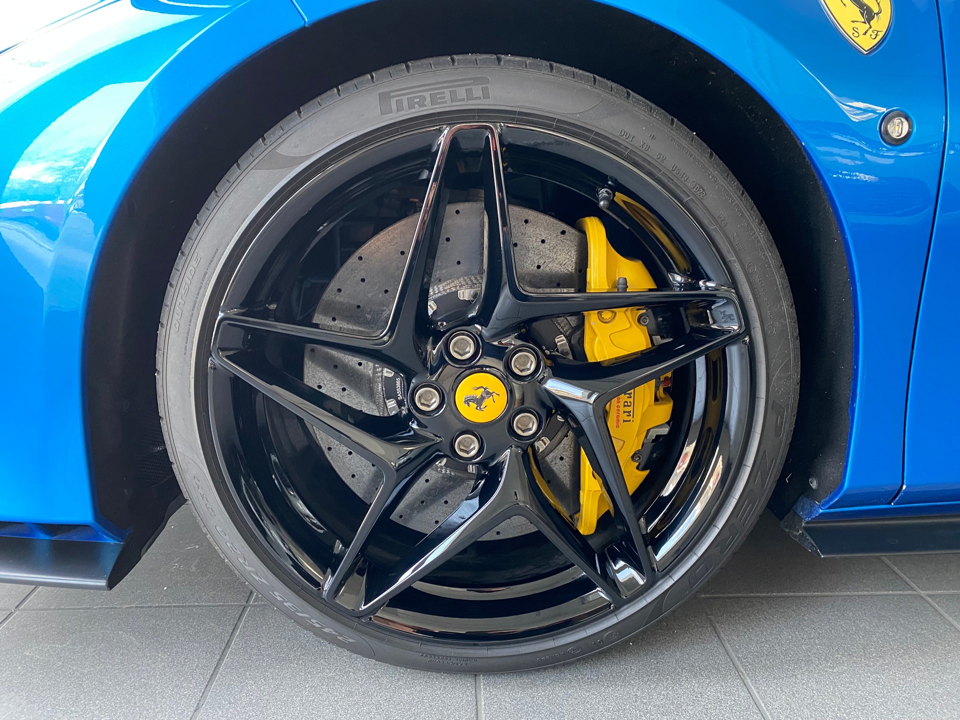 FERRARI F8 Tributo-image-7