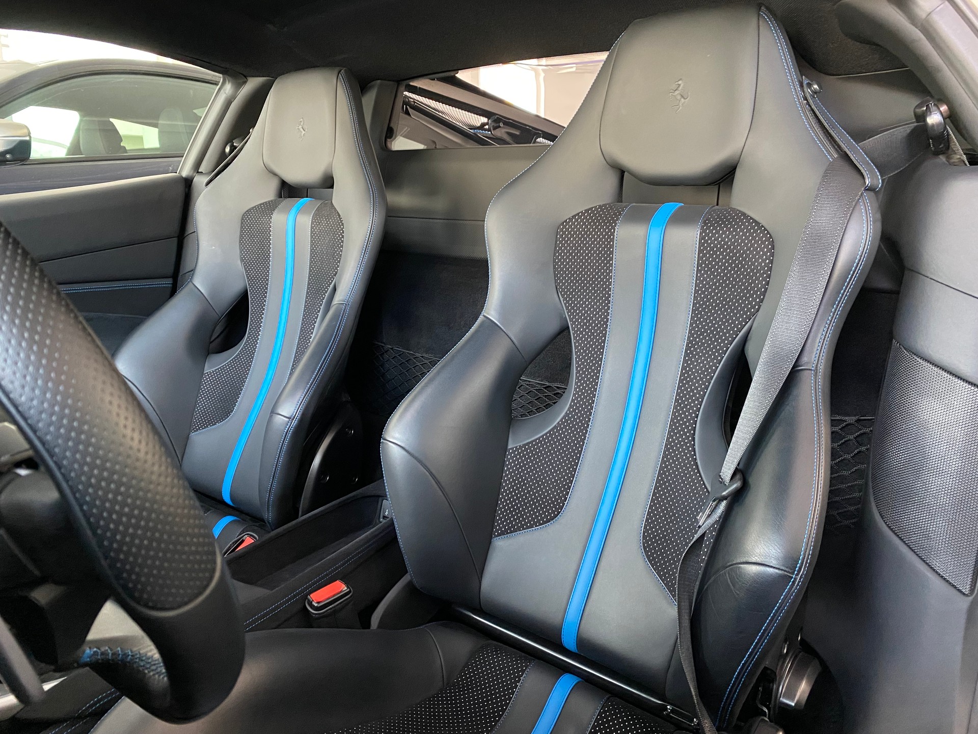 FERRARI F8 Tributo-image-11