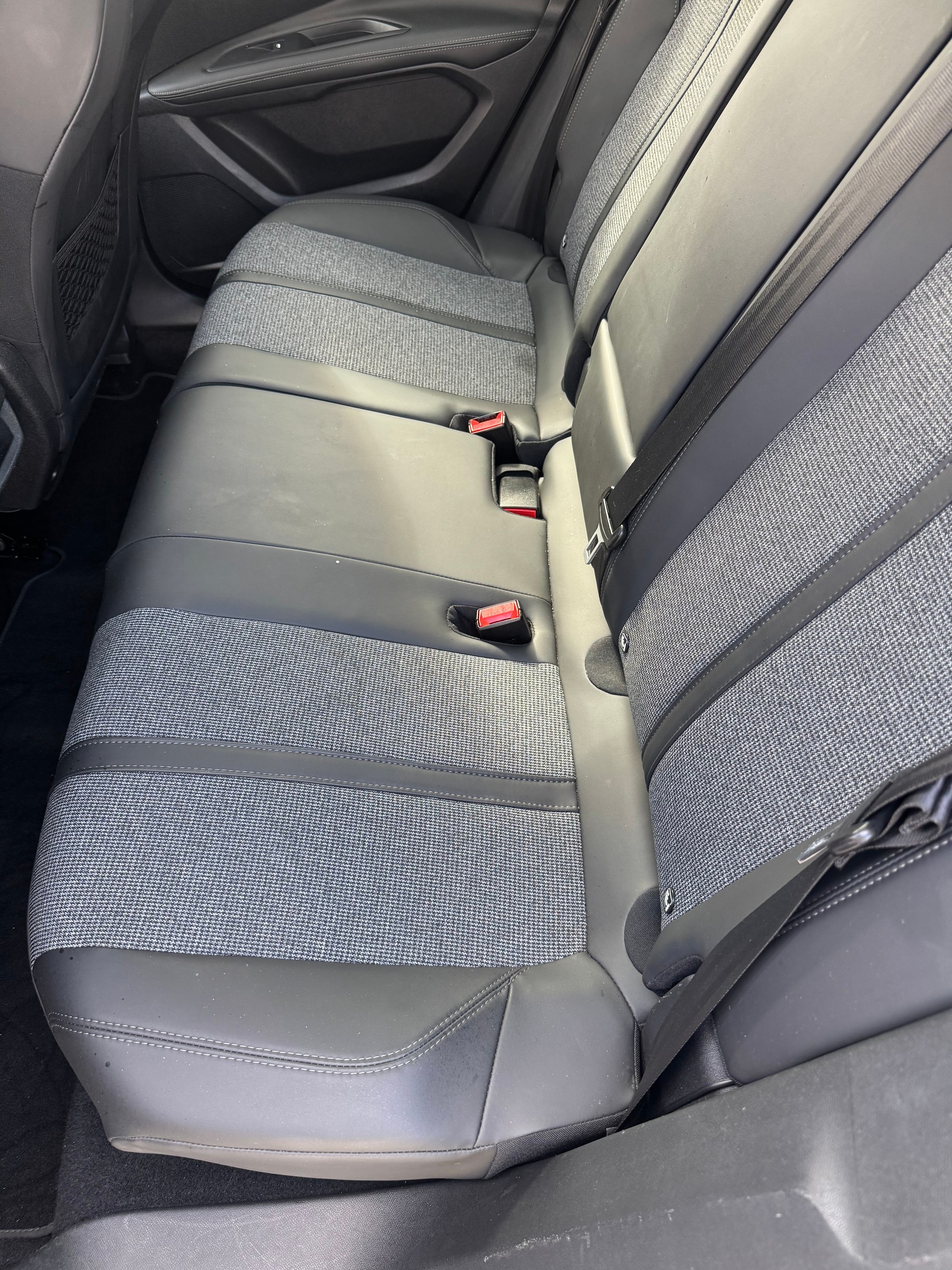 PEUGEOT 3008 1.6 THP GT Line EAT-image-15