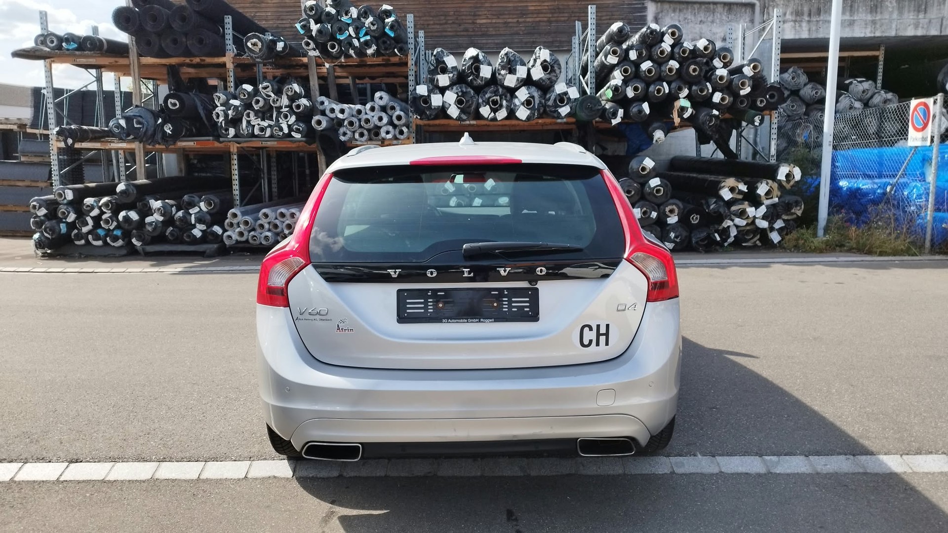 VOLVO V60 D4 Momentum-image-10