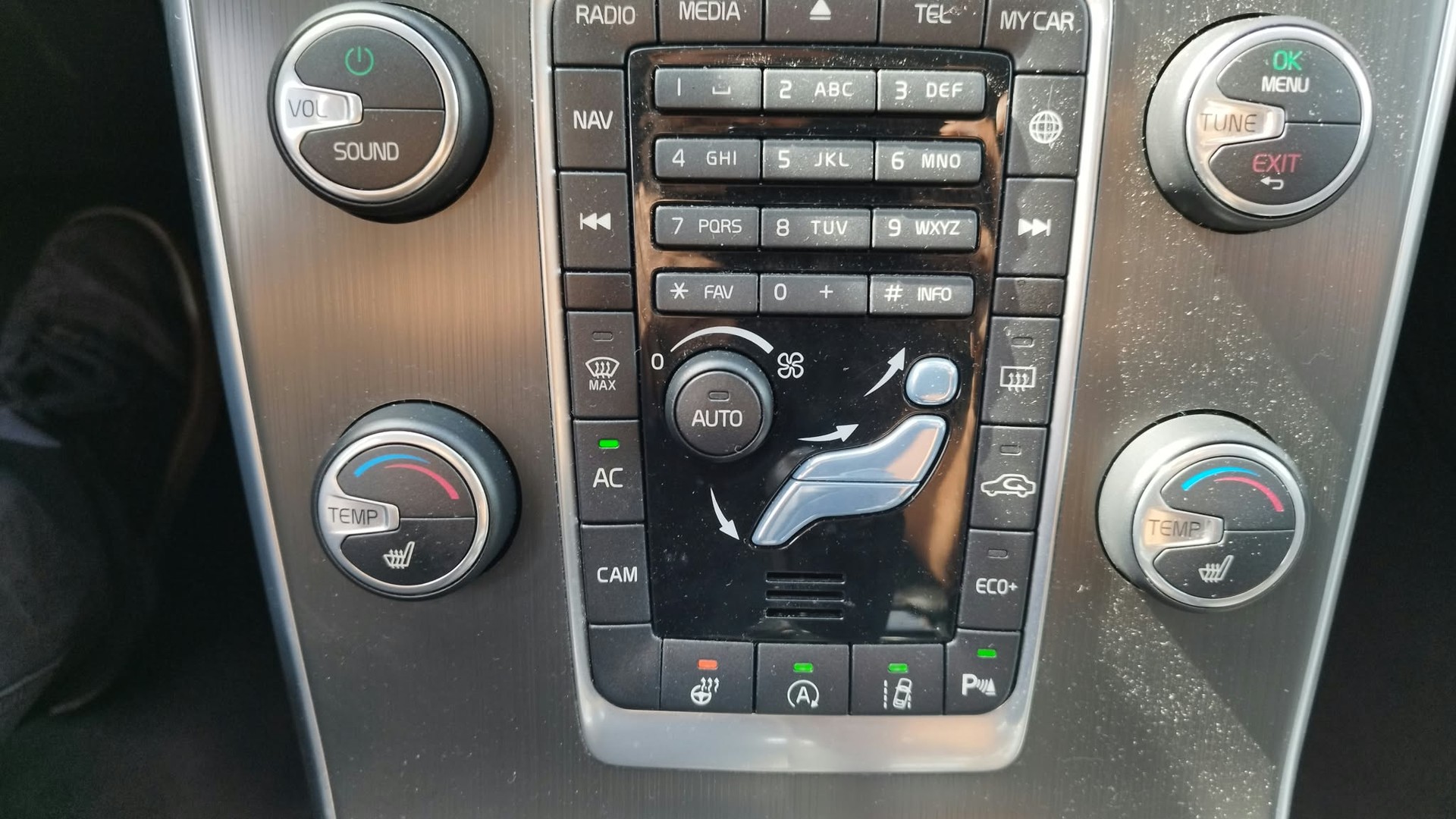 VOLVO V60 D4 Momentum-image-8