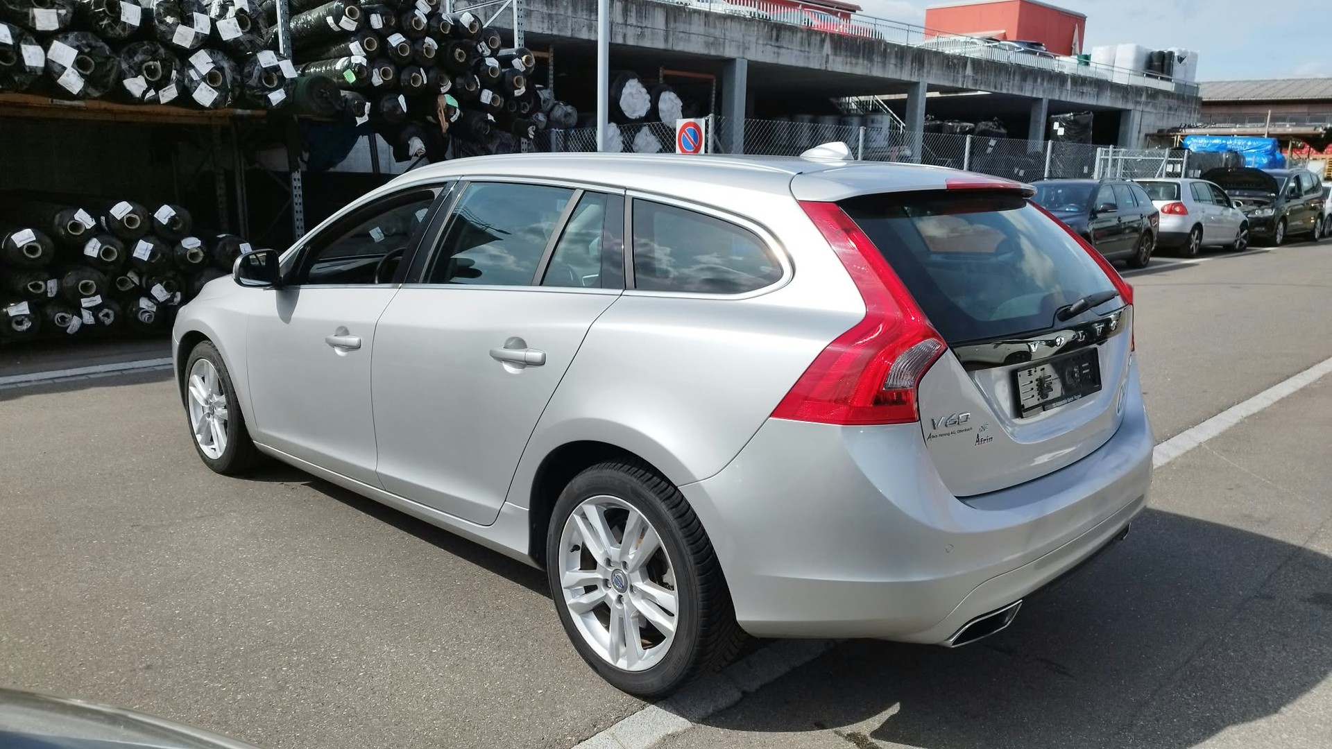 VOLVO V60 D4 Momentum-image-15