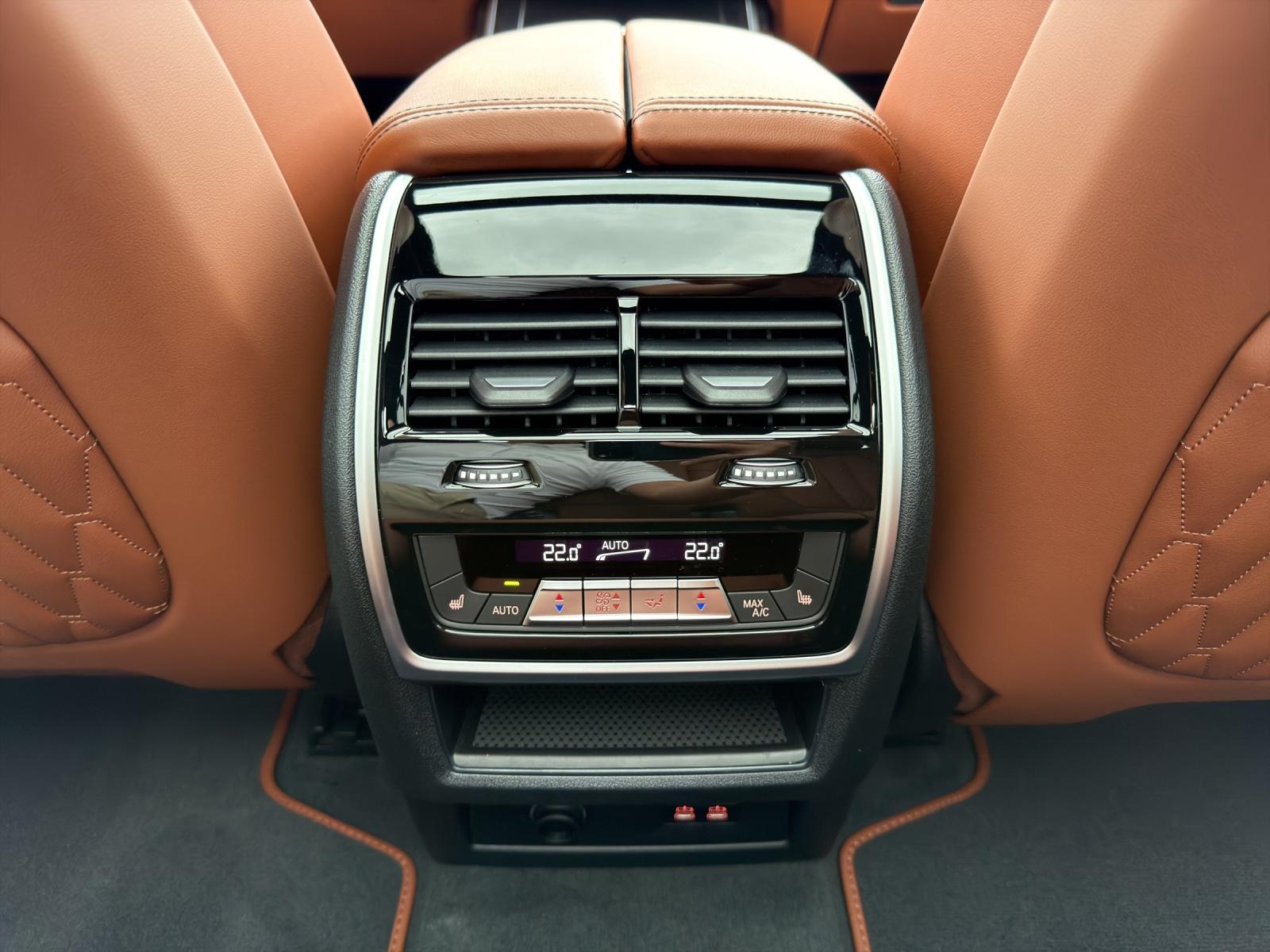 BMW X7 M60i xDrive M Sport Pro-image-21