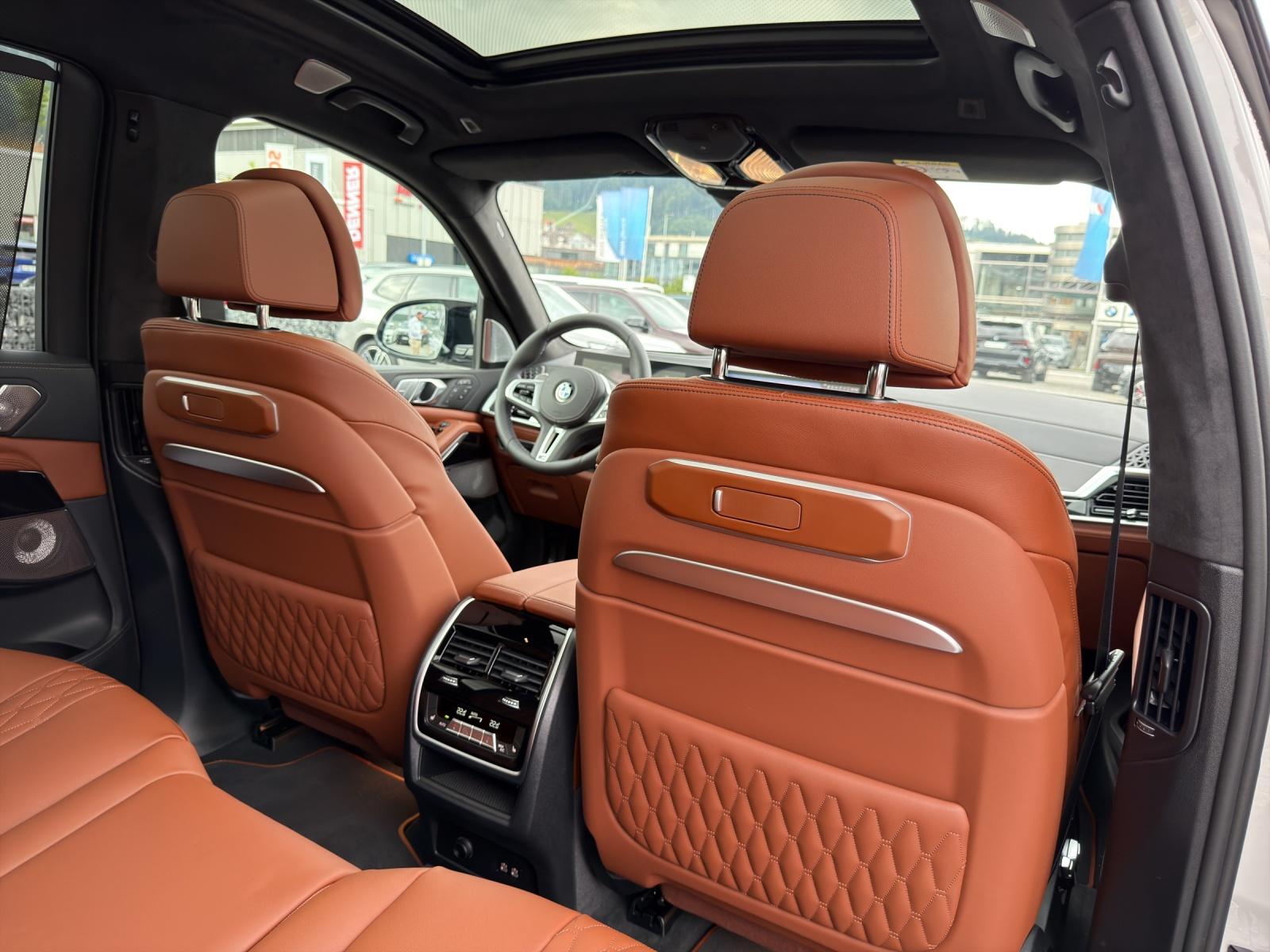 BMW X7 M60i xDrive M Sport Pro-image-17