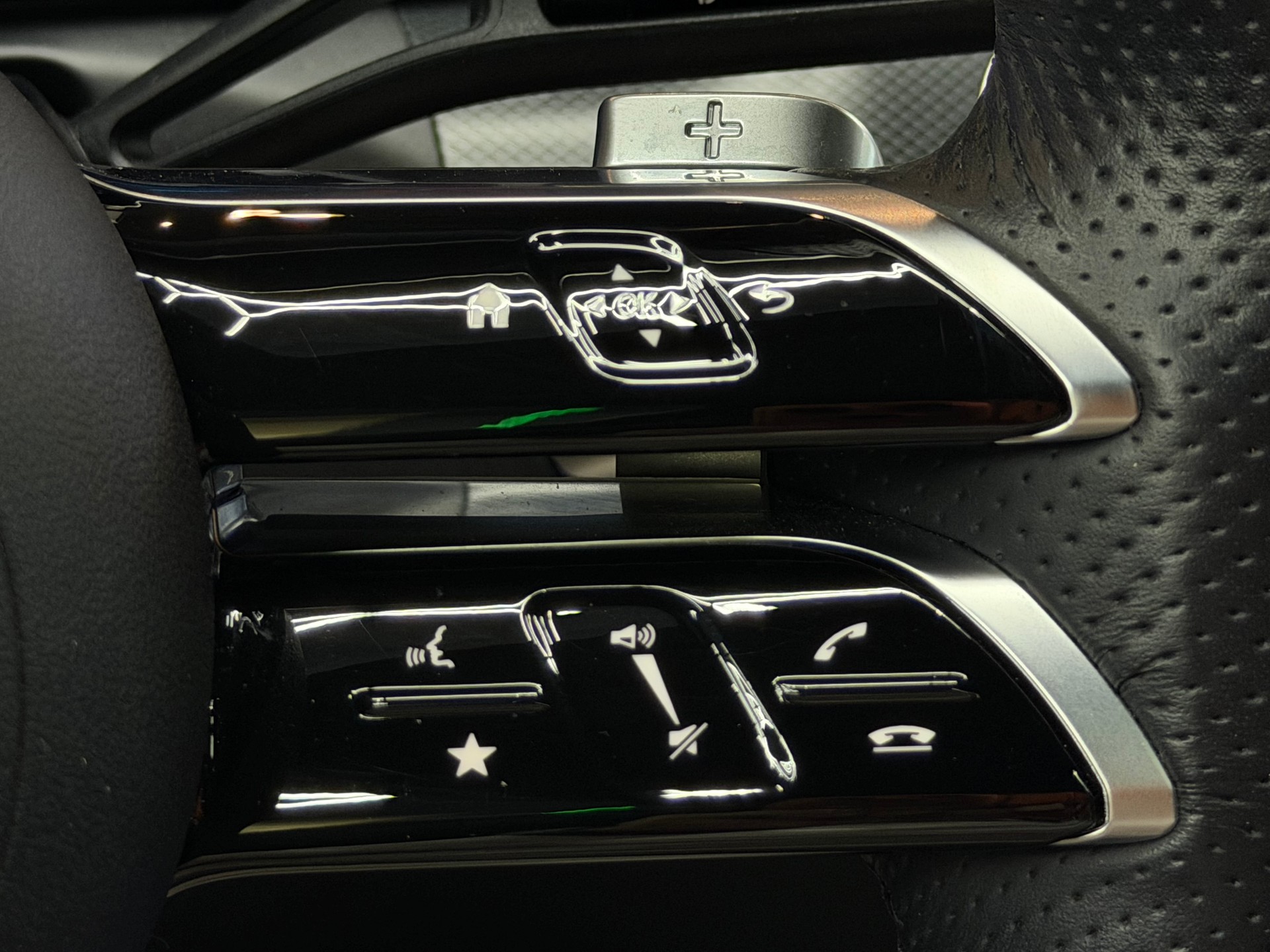 MERCEDES-BENZ C 220 d T 4Matic AMG Line-image-21