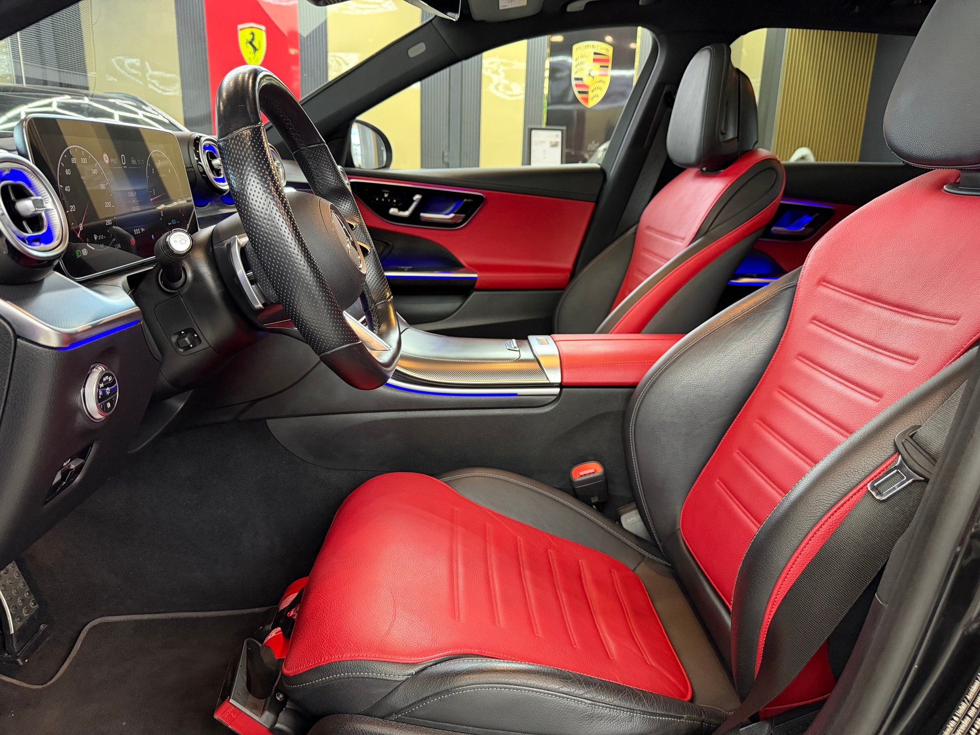 MERCEDES-BENZ C 220 d T 4Matic AMG Line-image-9