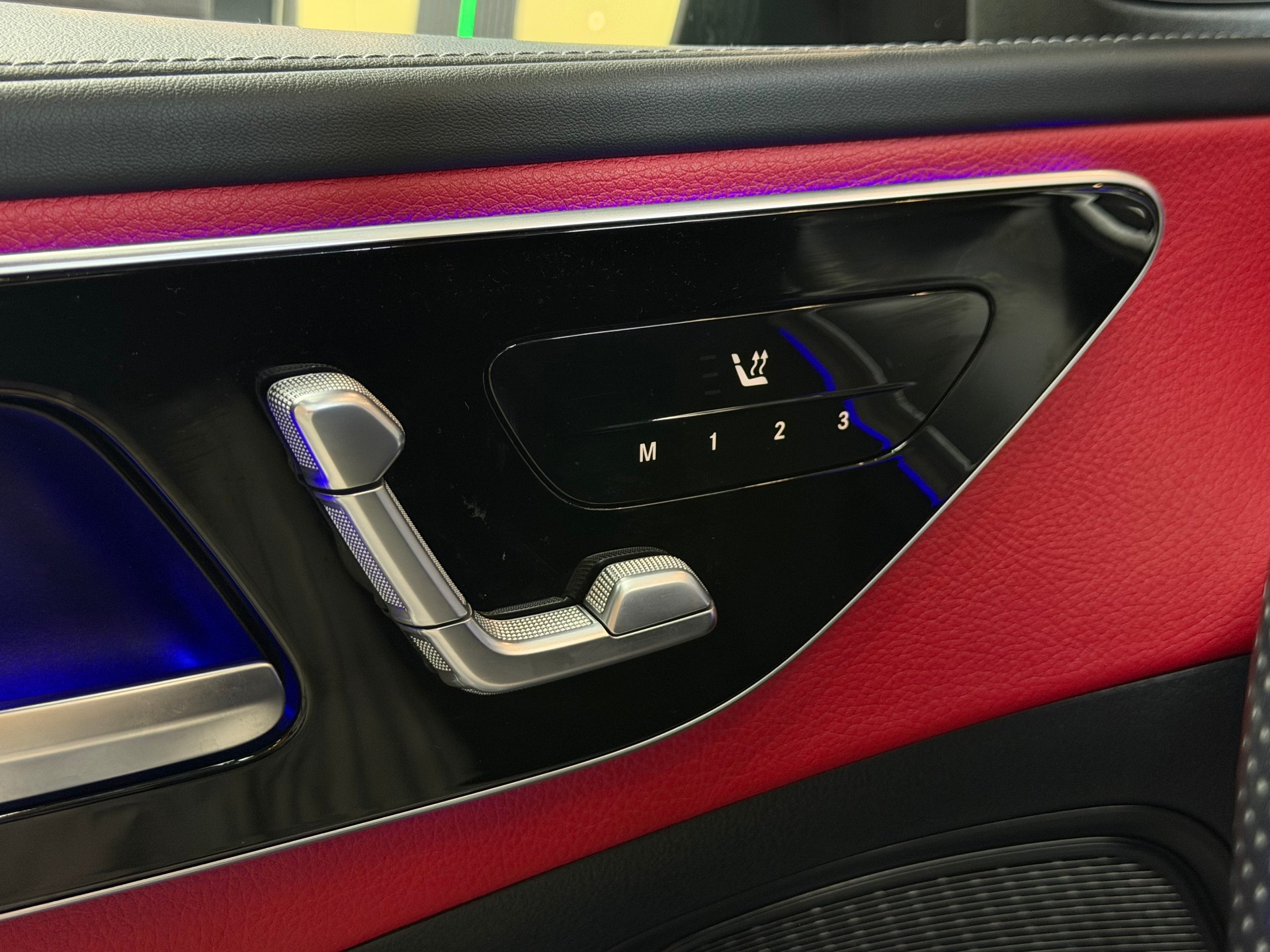 MERCEDES-BENZ C 220 d T 4Matic AMG Line-image-22