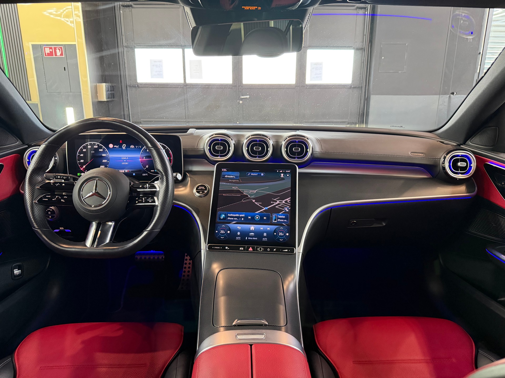 MERCEDES-BENZ C 220 d T 4Matic AMG Line-image-12