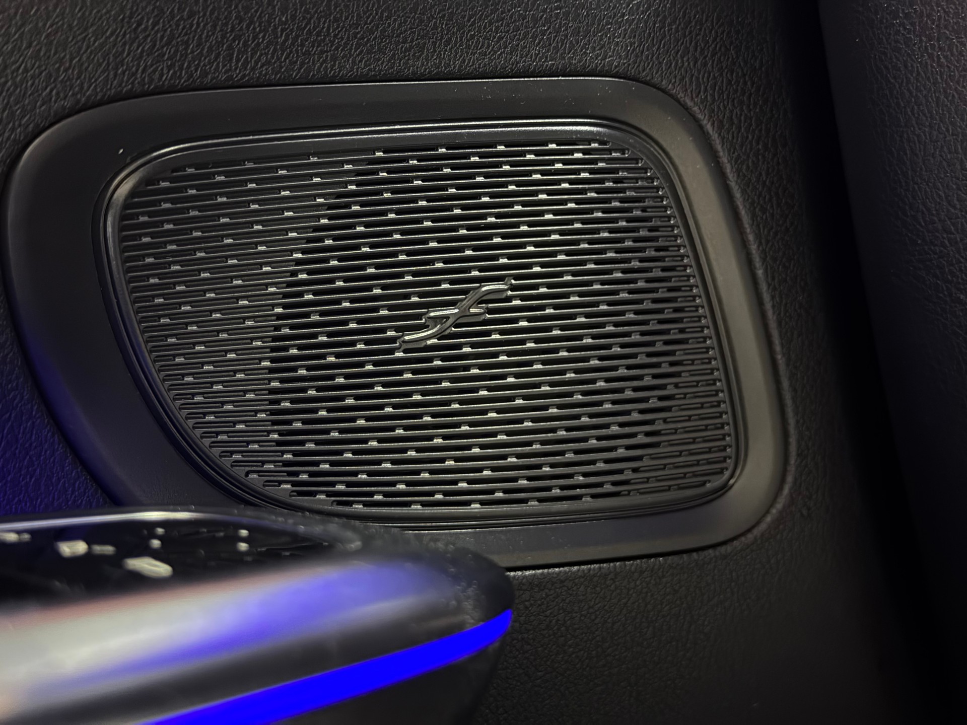 MERCEDES-BENZ C 220 d T 4Matic AMG Line-image-23