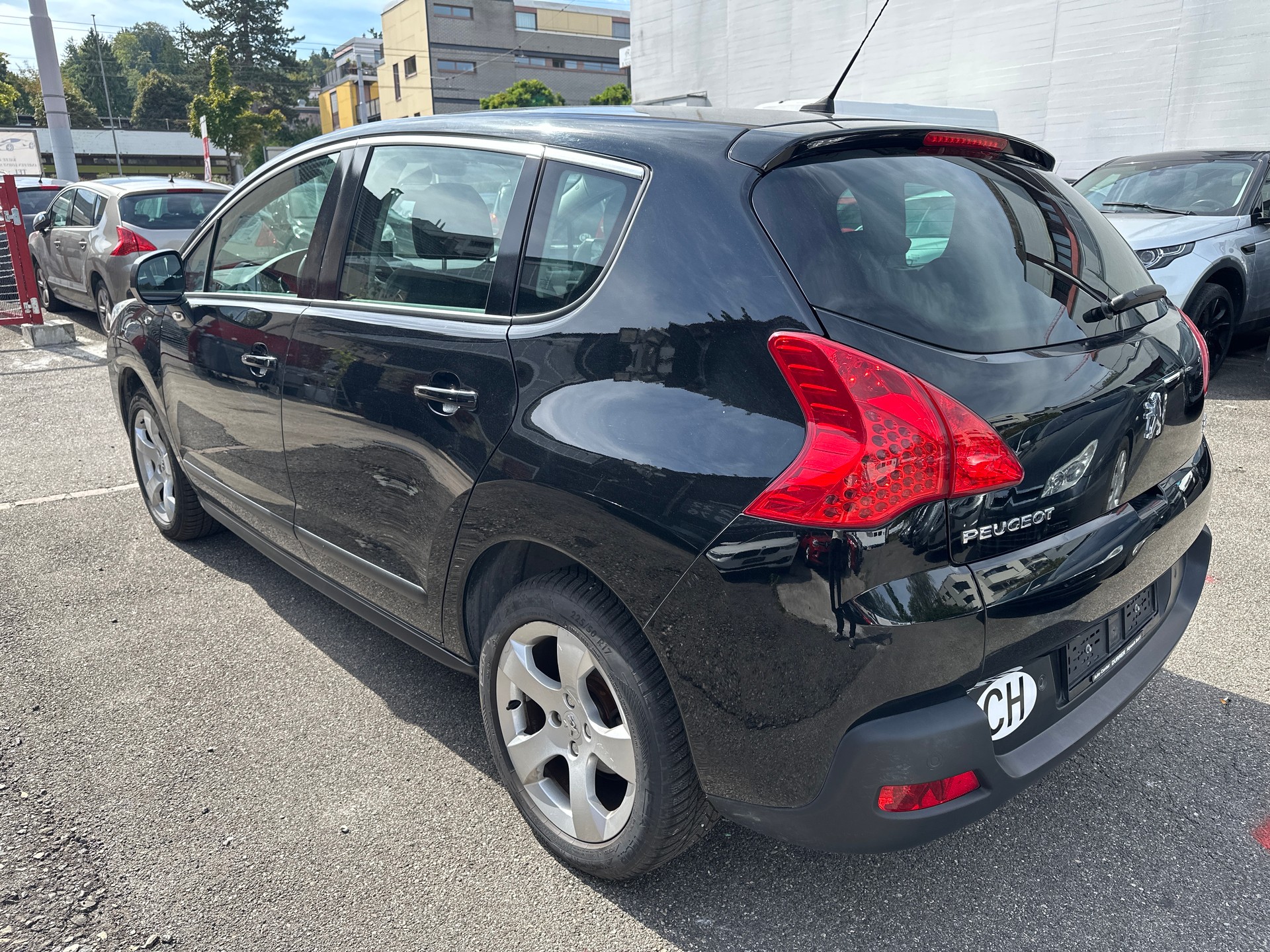 PEUGEOT 3008 1.6 16V T Platinum-image-4