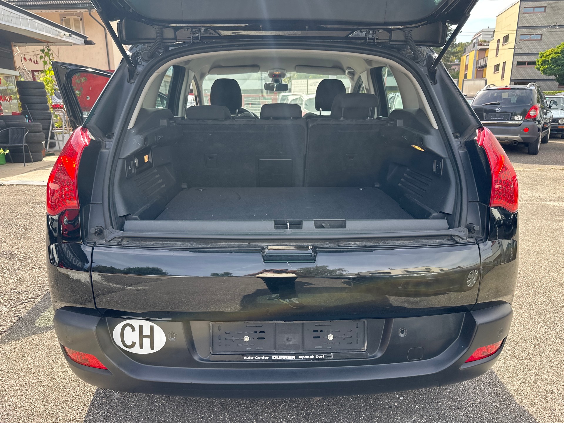 PEUGEOT 3008 1.6 16V T Platinum-image-10