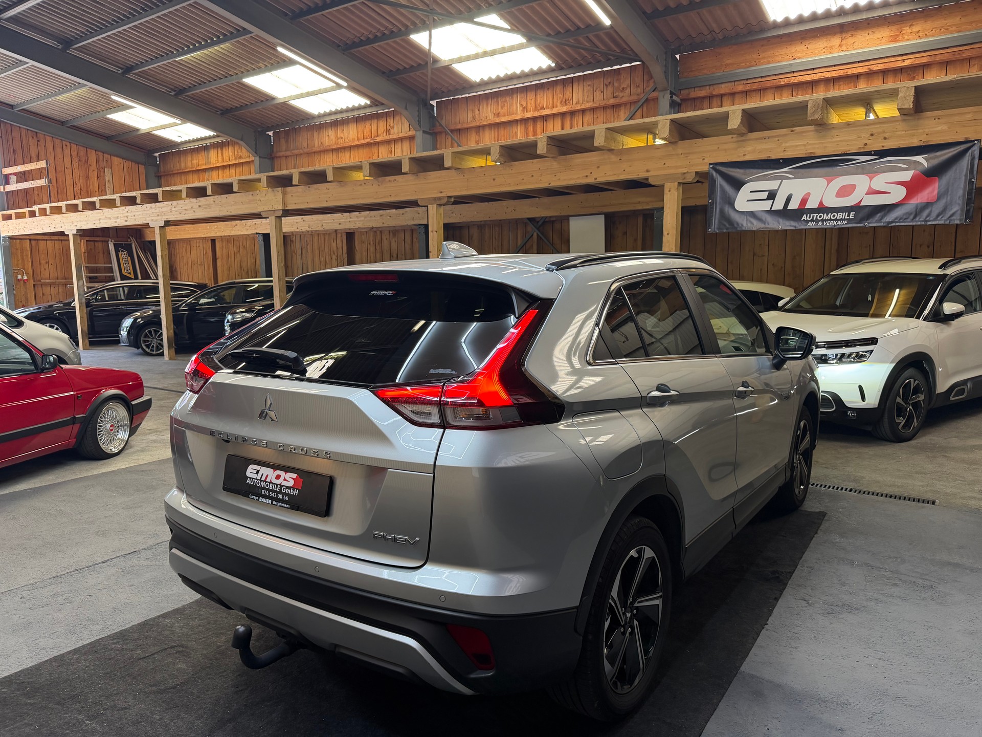 MITSUBISHI Eclipse Cross 2.4 PHEV Intense 4WD-image-4