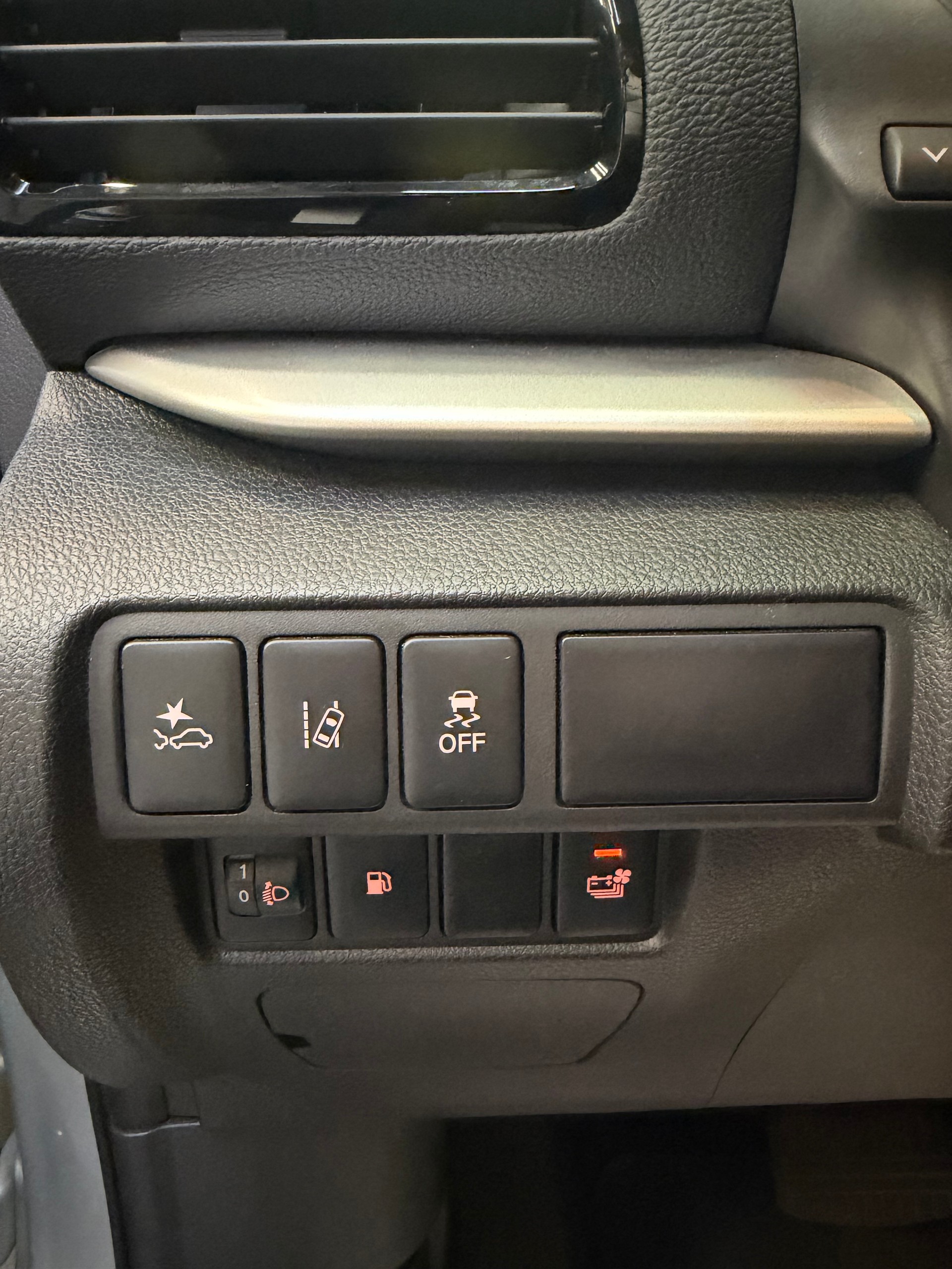 MITSUBISHI Eclipse Cross 2.4 PHEV Intense 4WD-image-12
