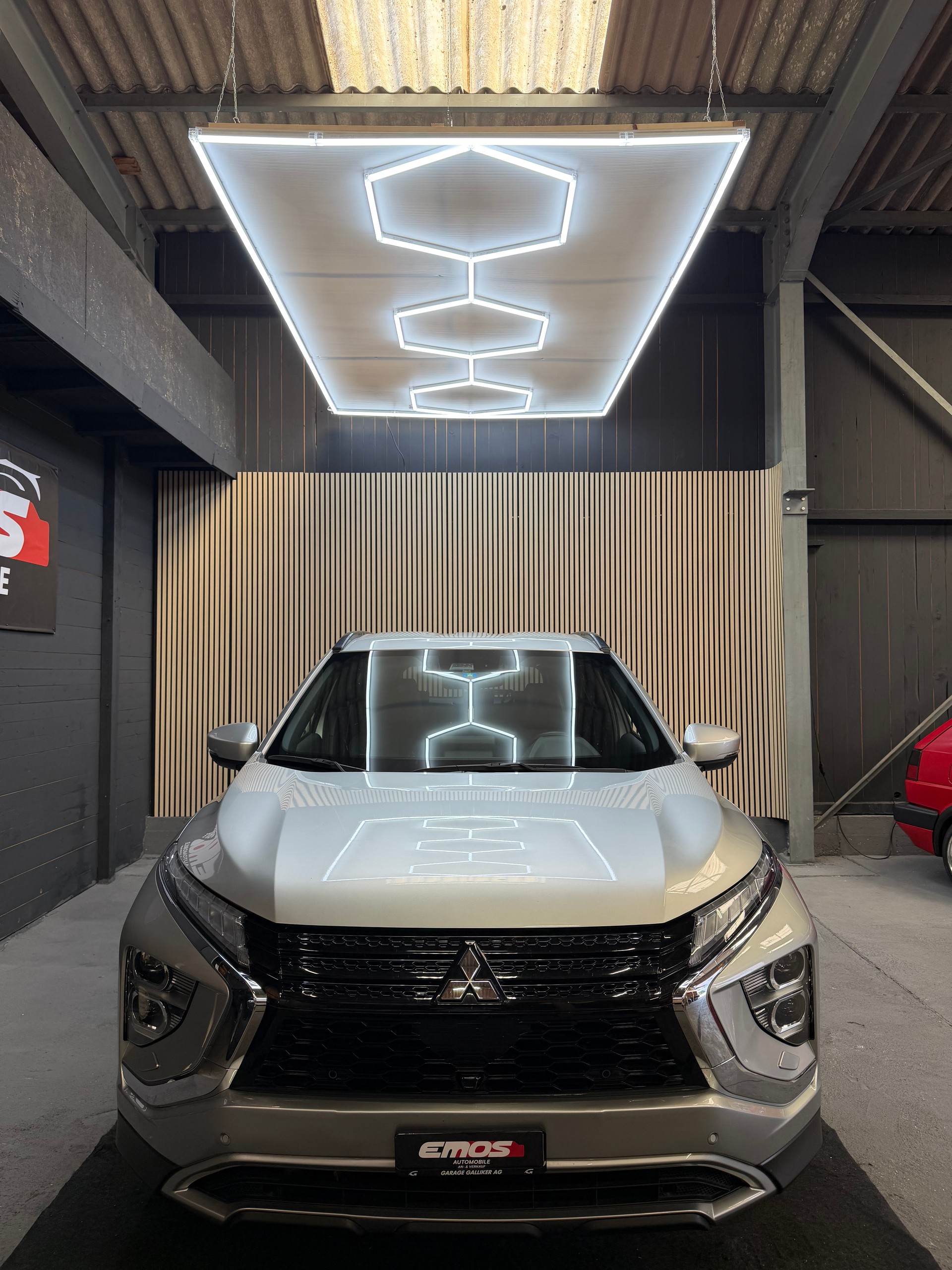 MITSUBISHI Eclipse Cross 2.4 PHEV Intense 4WD-image-1