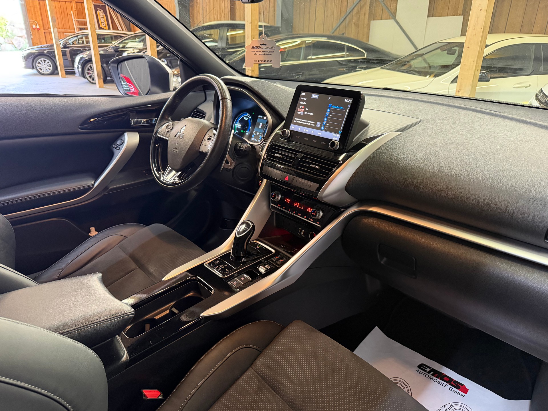 MITSUBISHI Eclipse Cross 2.4 PHEV Intense 4WD-image-9