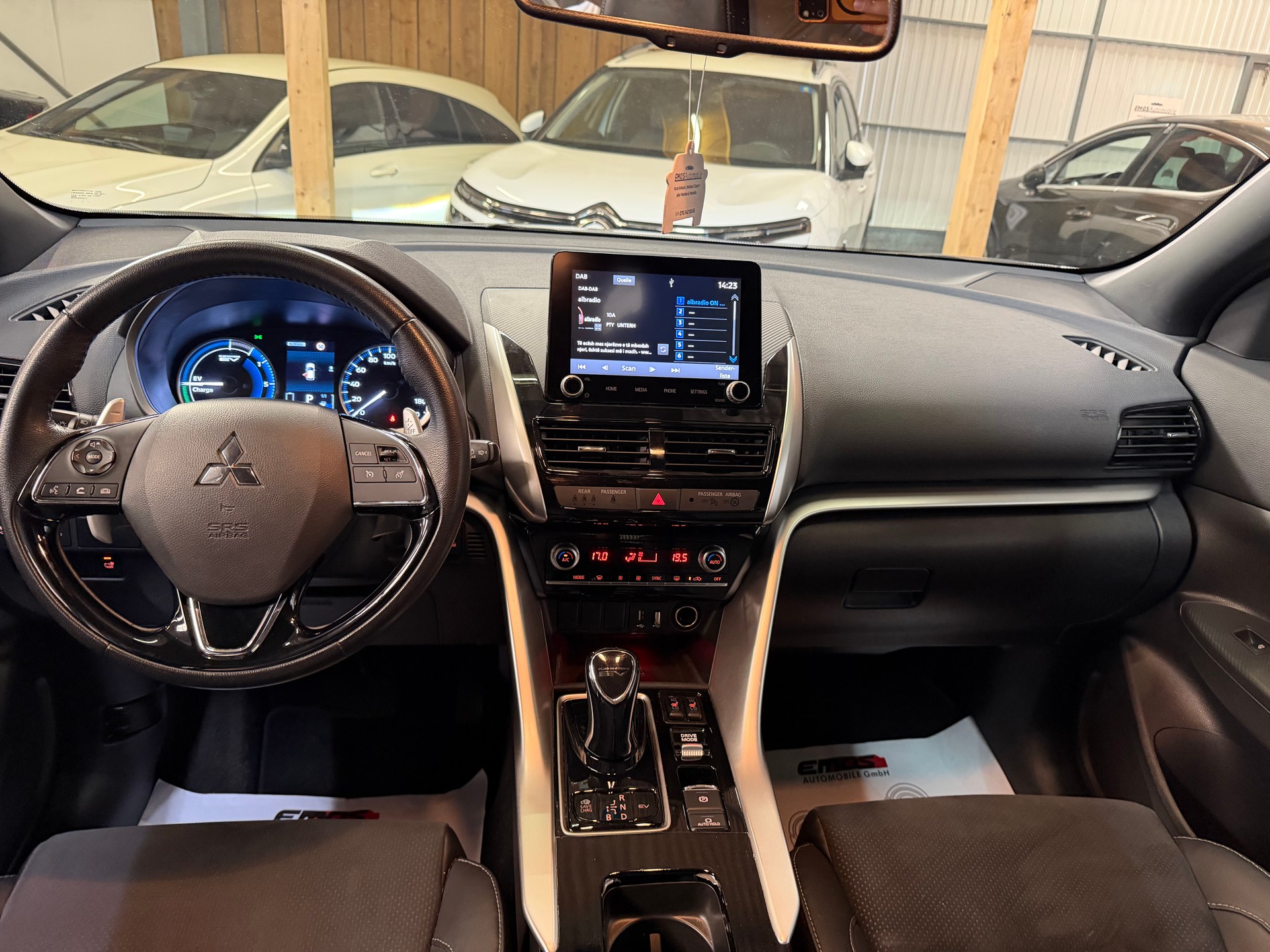 MITSUBISHI Eclipse Cross 2.4 PHEV Intense 4WD-image-7