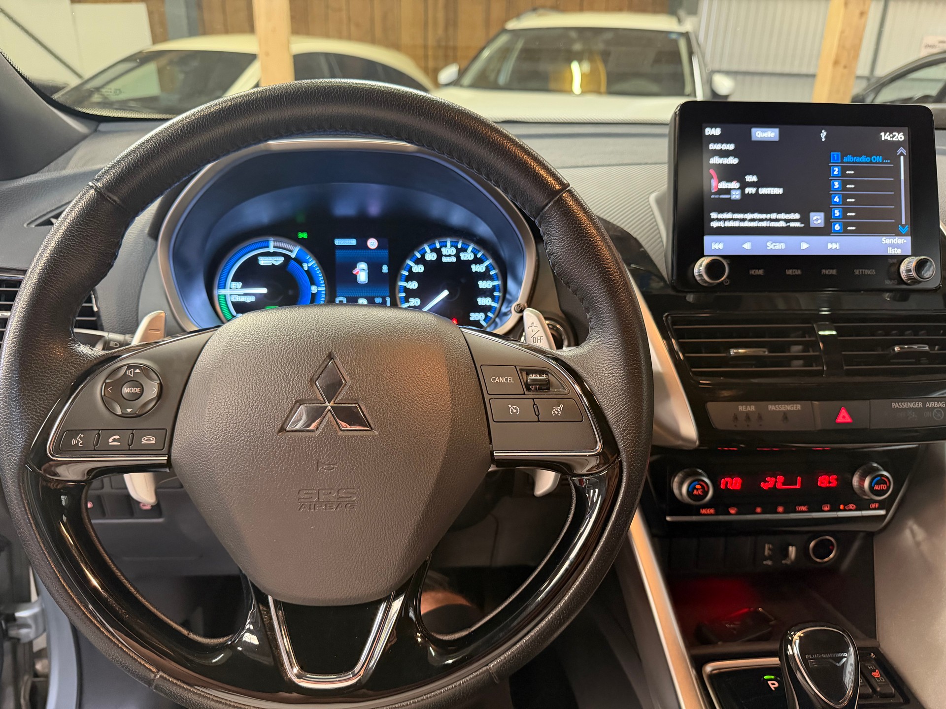 MITSUBISHI Eclipse Cross 2.4 PHEV Intense 4WD-image-13