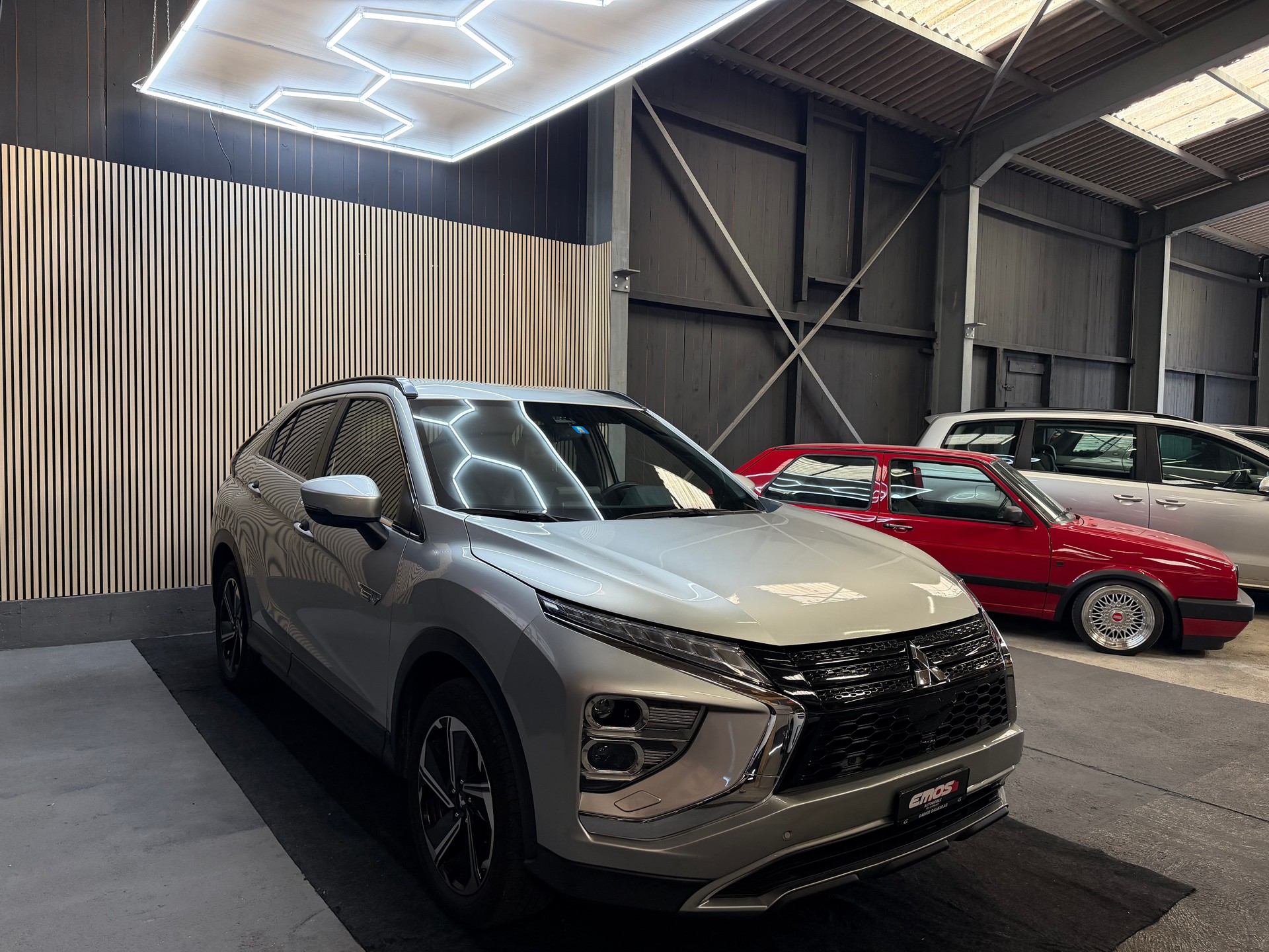 MITSUBISHI Eclipse Cross 2.4 PHEV Intense 4WD-image-2