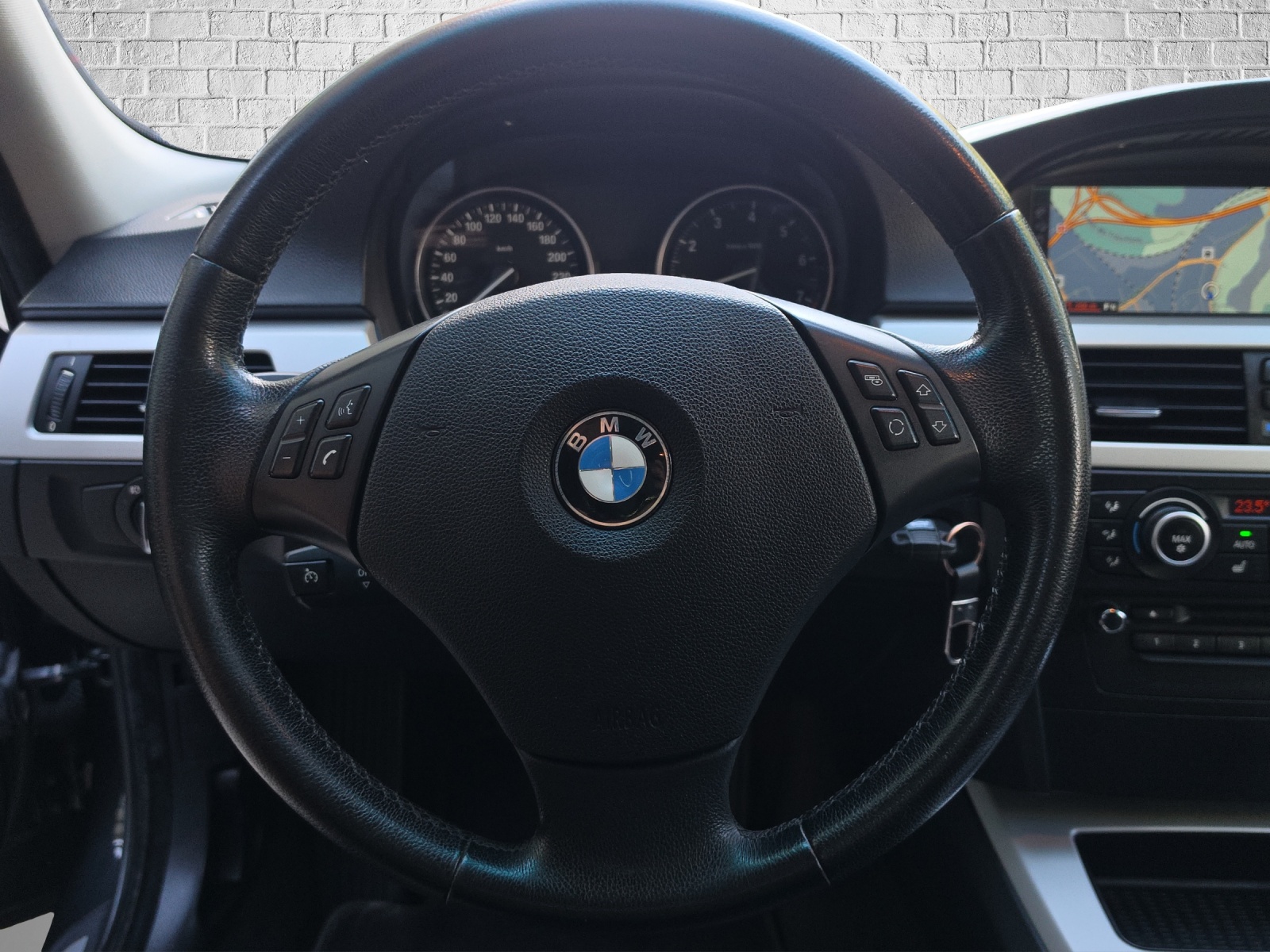 BMW 325i Touring Steptronic-image-12