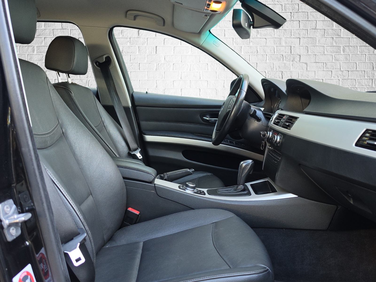 BMW 325i Touring Steptronic-image-15