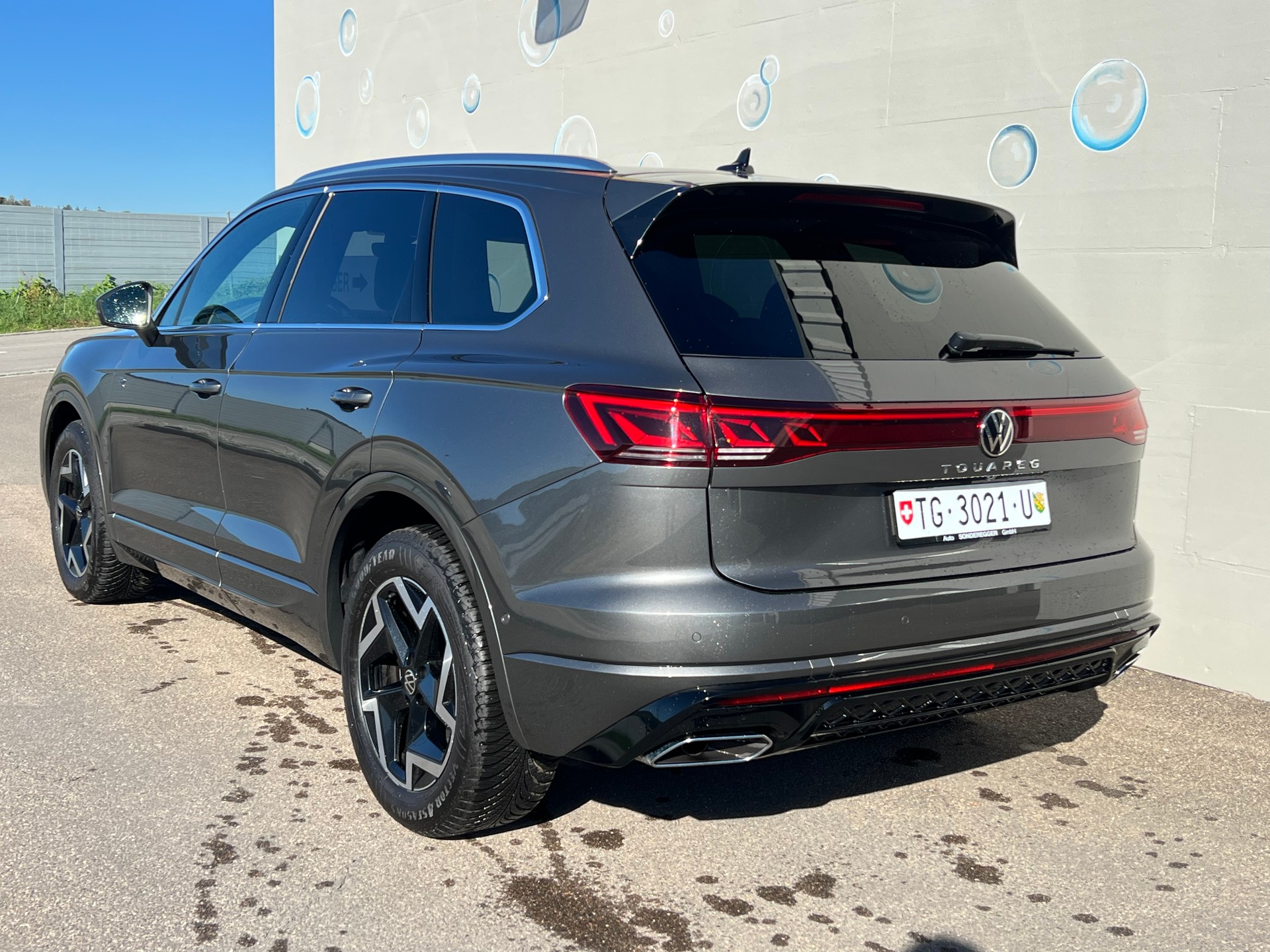VW Touareg 3.0 TDI R-Line Tiptronic-image-5