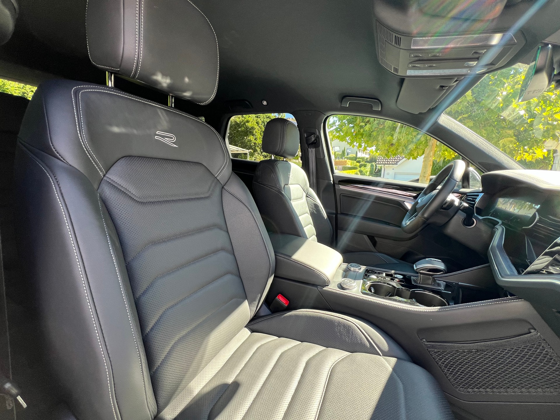 VW Touareg 3.0 TDI R-Line Tiptronic-image-8