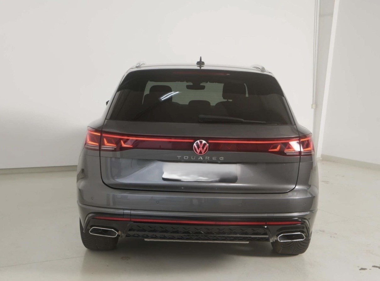 VW Touareg 3.0 TDI R-Line Tiptronic-image-3