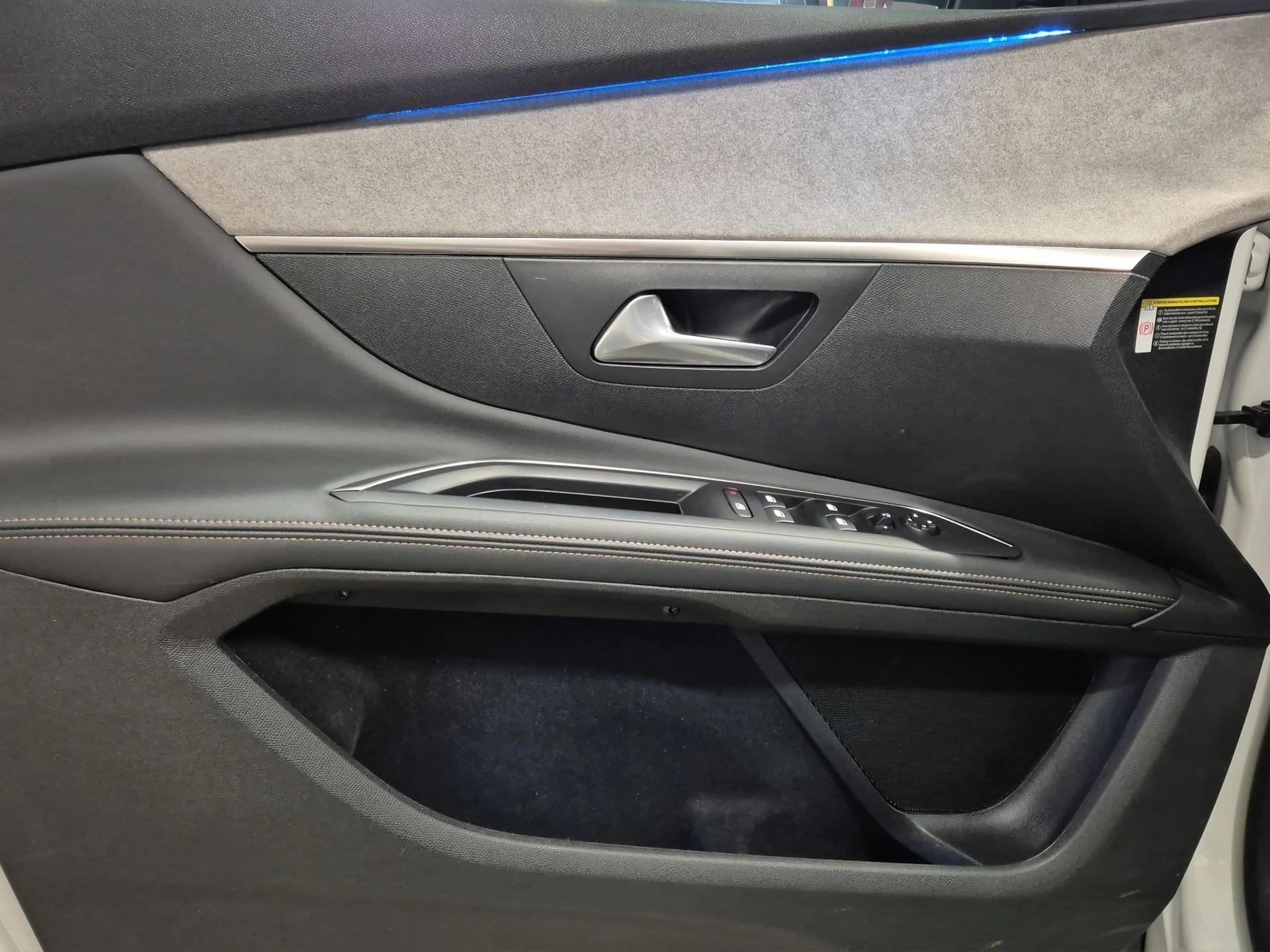 PEUGEOT 5008 2.0 BlueHDi GT EAT 7SEATS/7PLACES-image-6