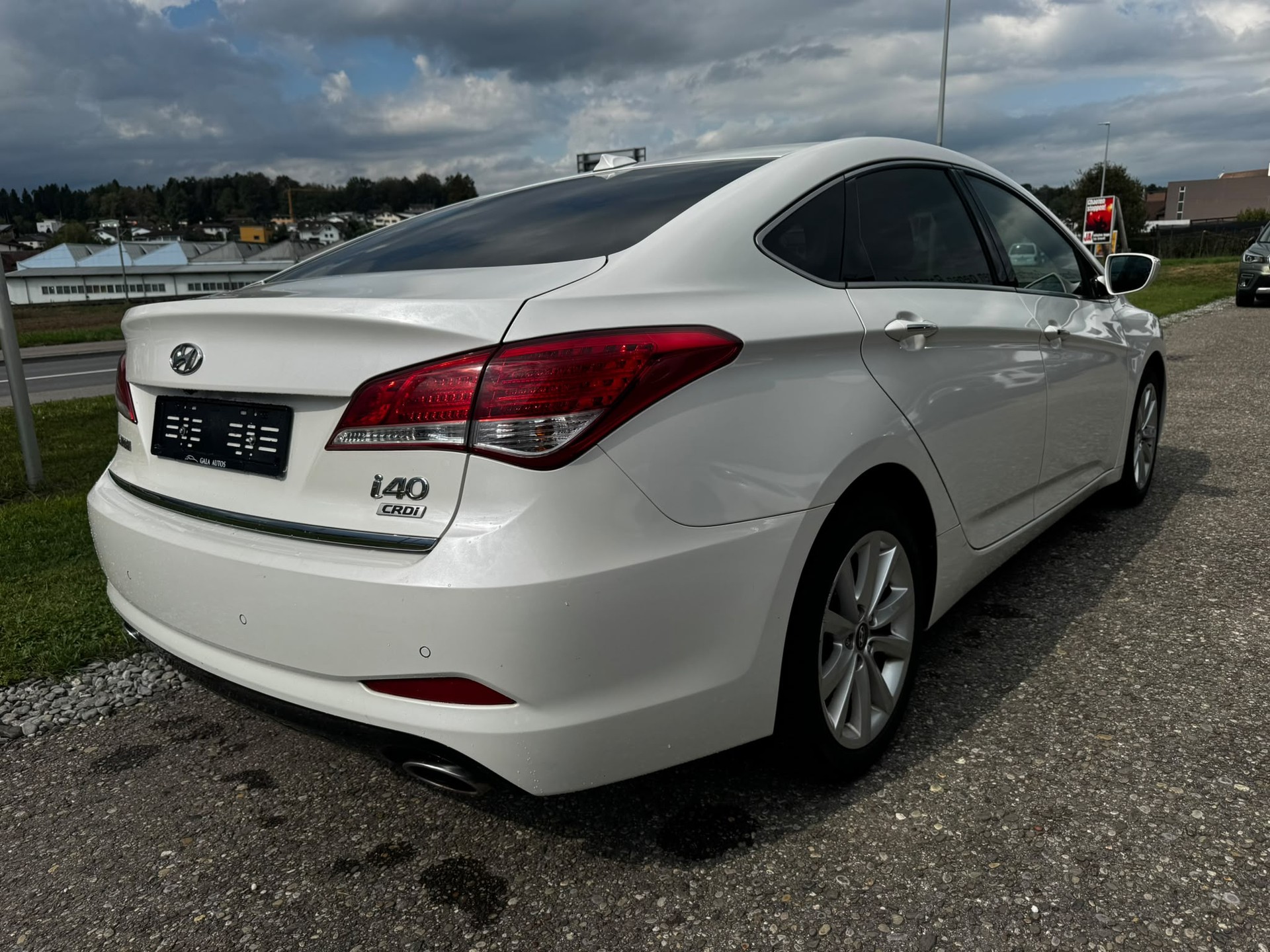HYUNDAI i40 1.7 CRDI Style-image-4