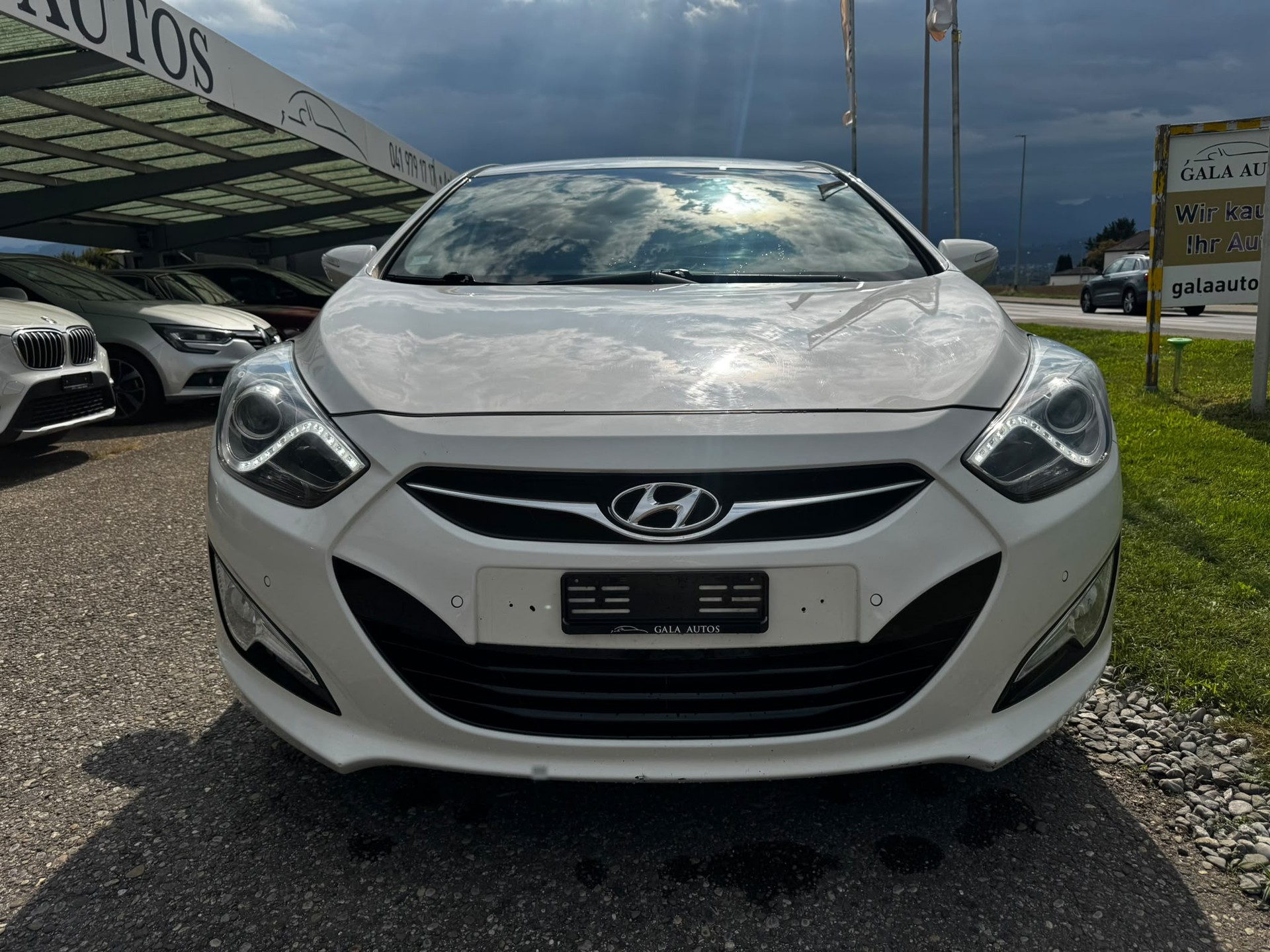 HYUNDAI i40 1.7 CRDI Style-image-1