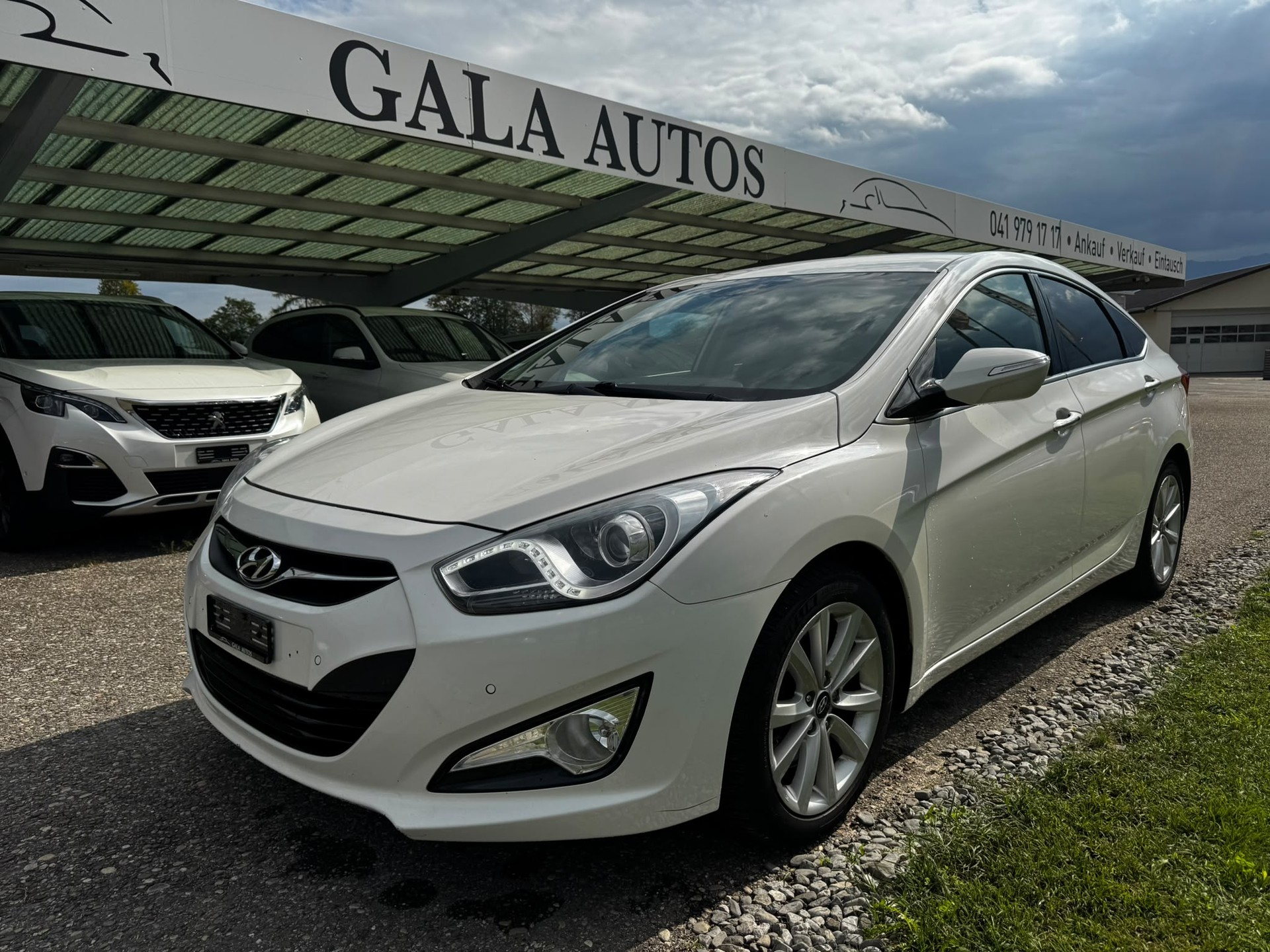 HYUNDAI i40 1.7 CRDI Style-image-0