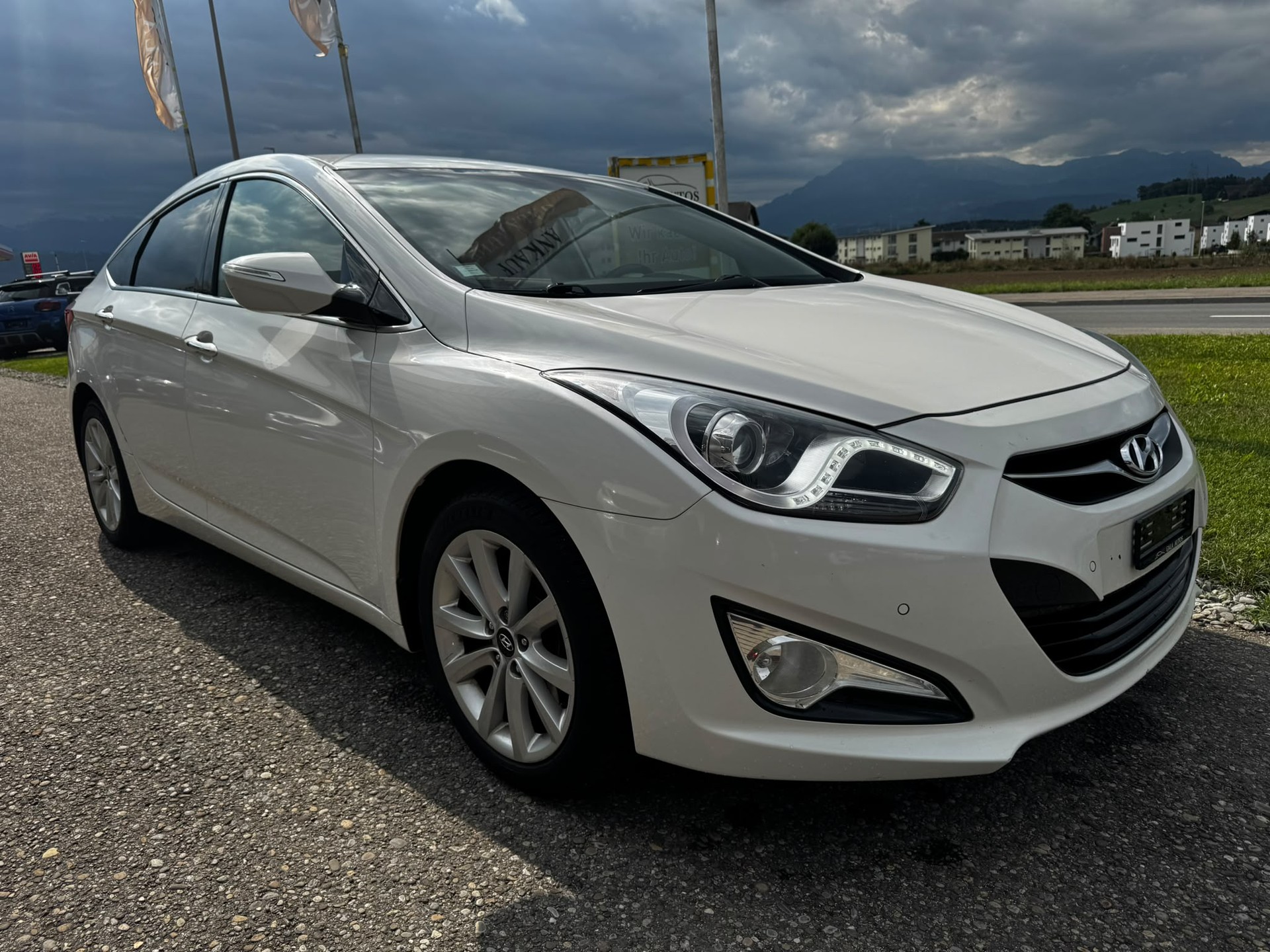 HYUNDAI i40 1.7 CRDI Style-image-2