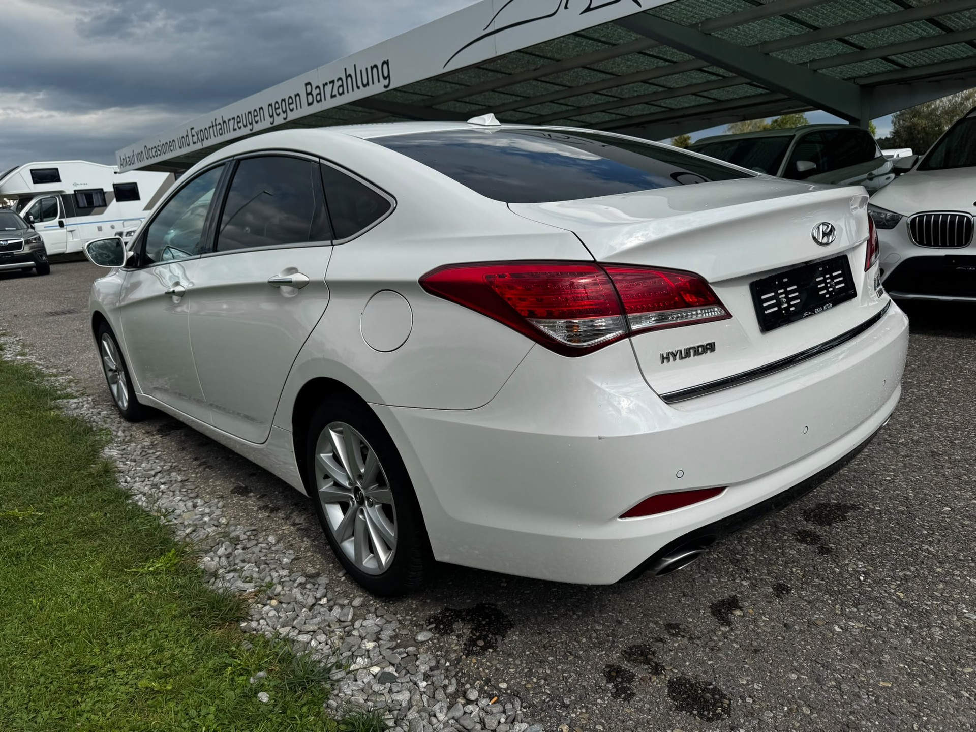 HYUNDAI i40 1.7 CRDI Style-image-6