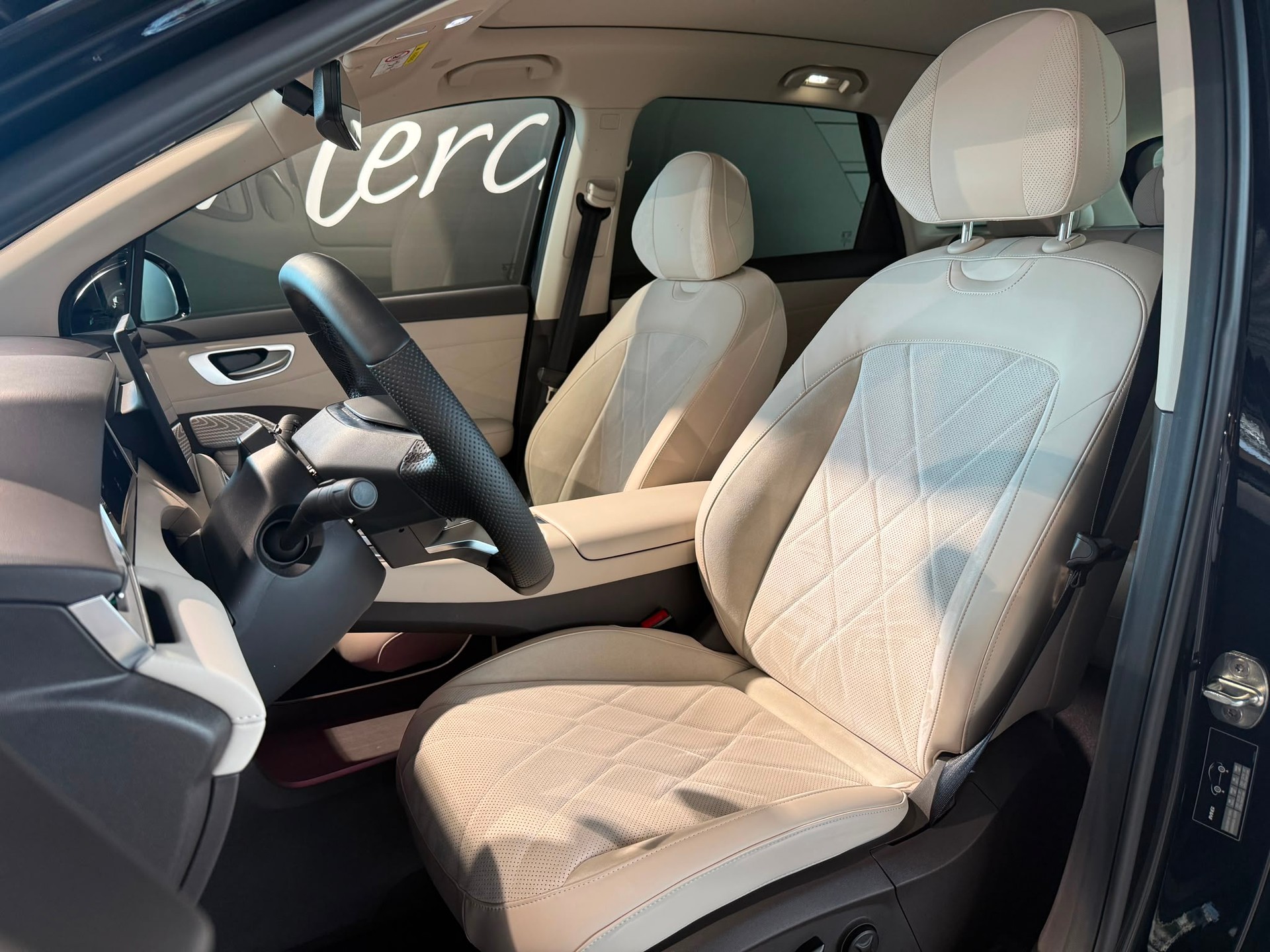 MG S6 EV 77kWh Luxury AWD-image-5