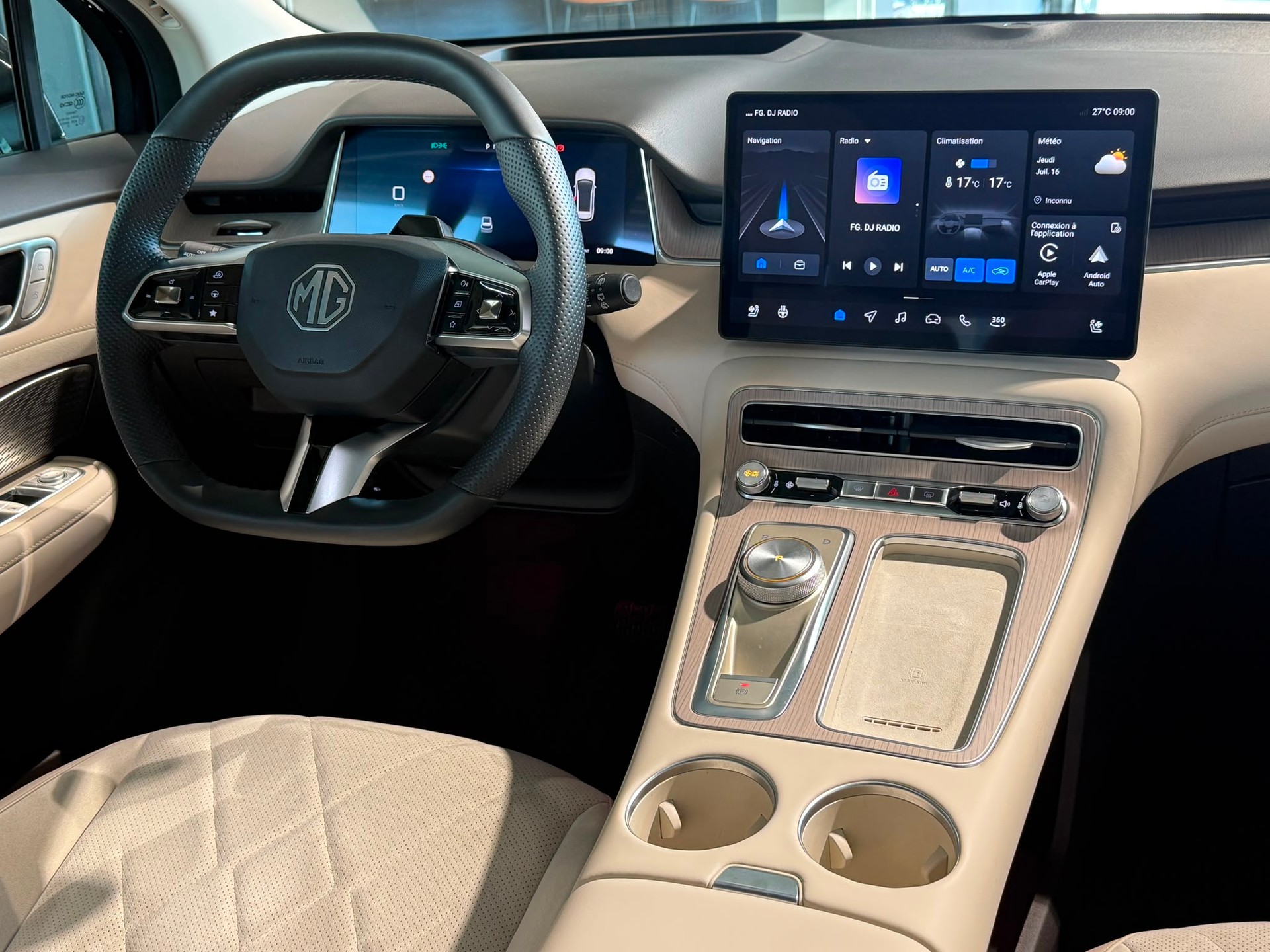 MG S6 EV 77kWh Luxury AWD-image-12