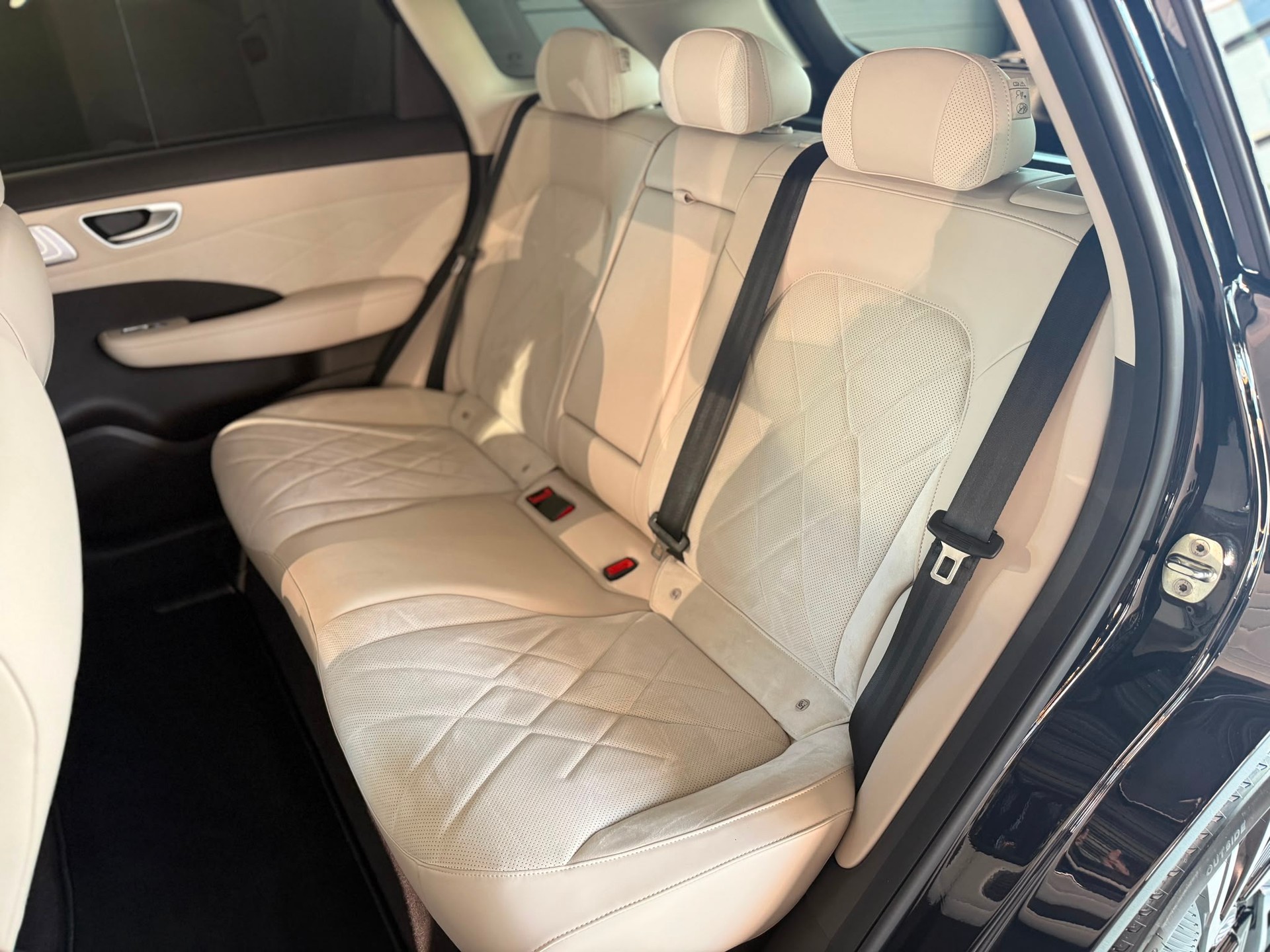 MG S6 EV 77kWh Luxury AWD-image-7