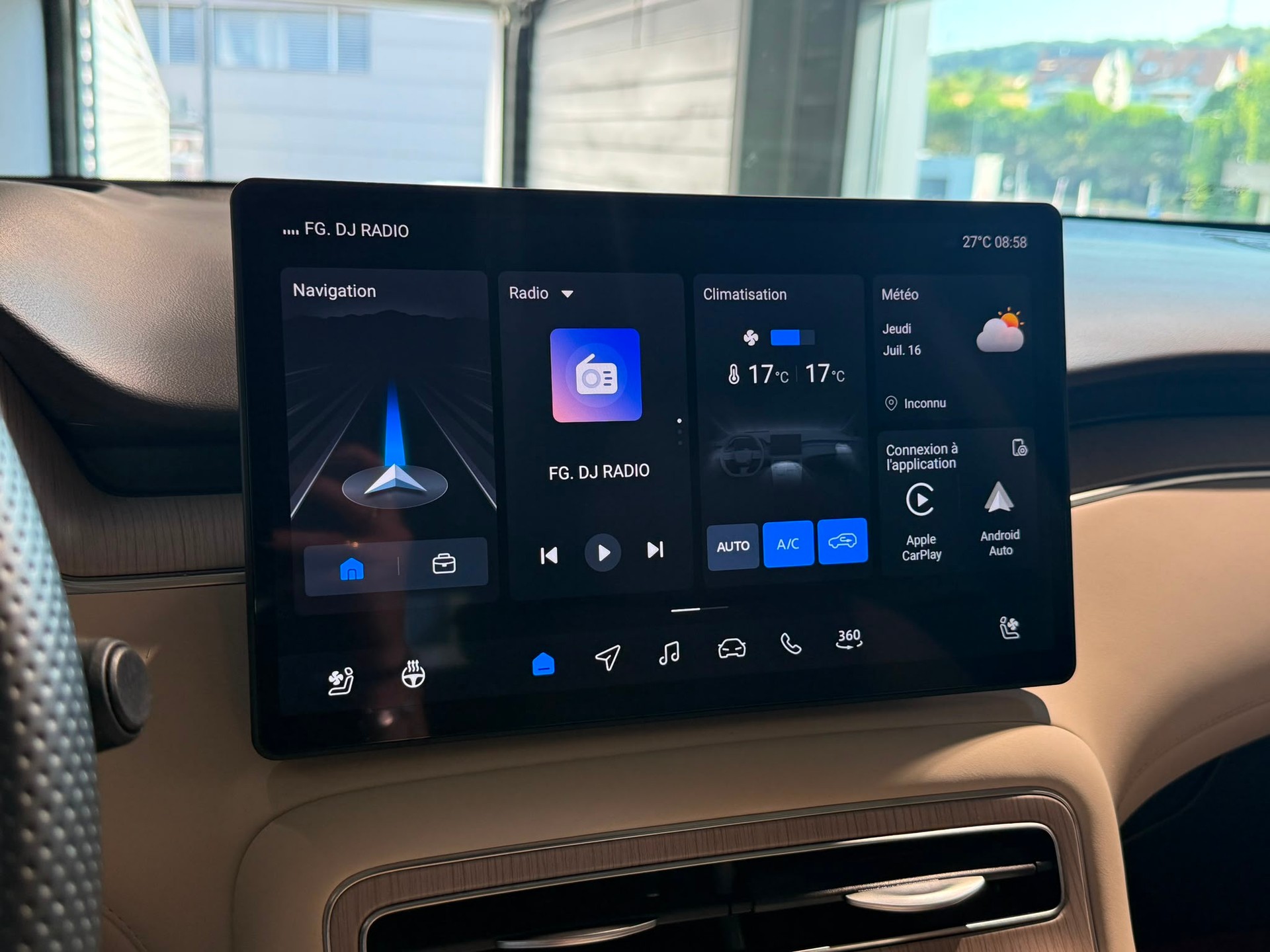 MG S6 EV 77kWh Luxury AWD-image-17