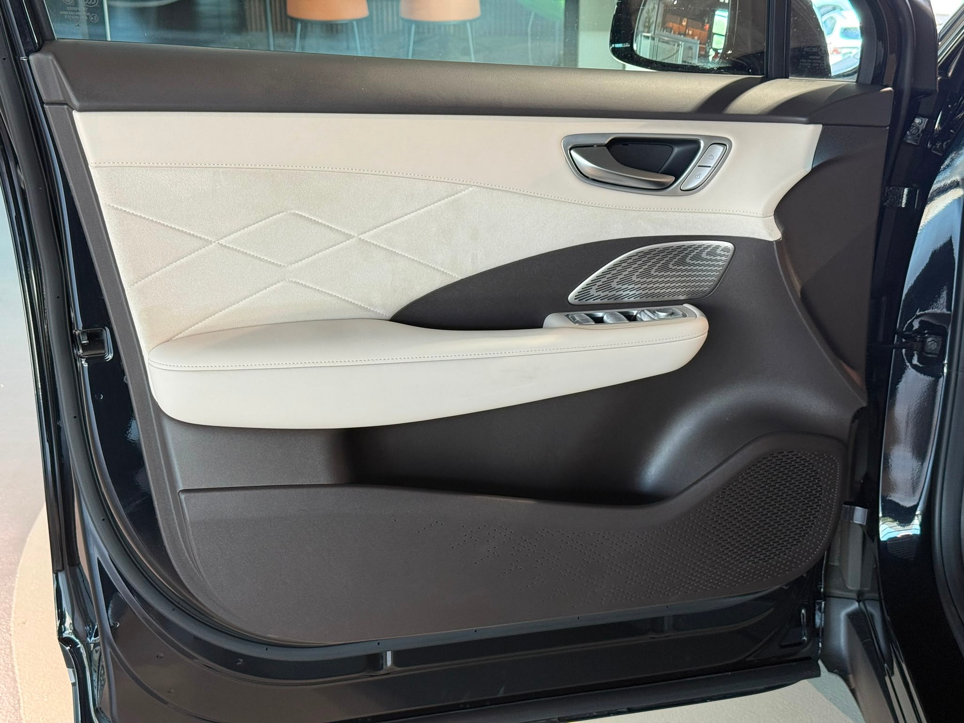 MG S6 EV 77kWh Luxury AWD-image-22