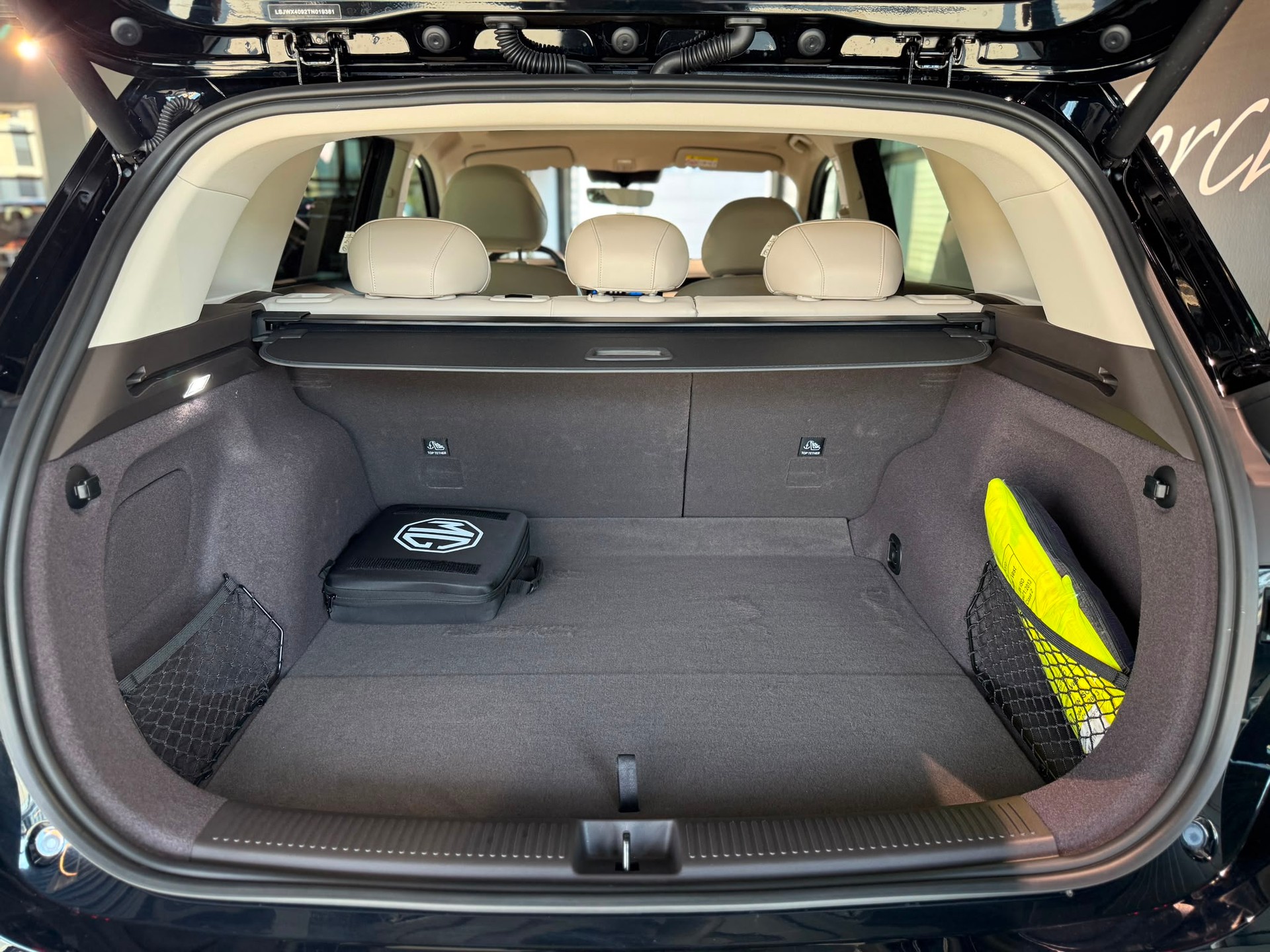 MG S6 EV 77kWh Luxury AWD-image-26