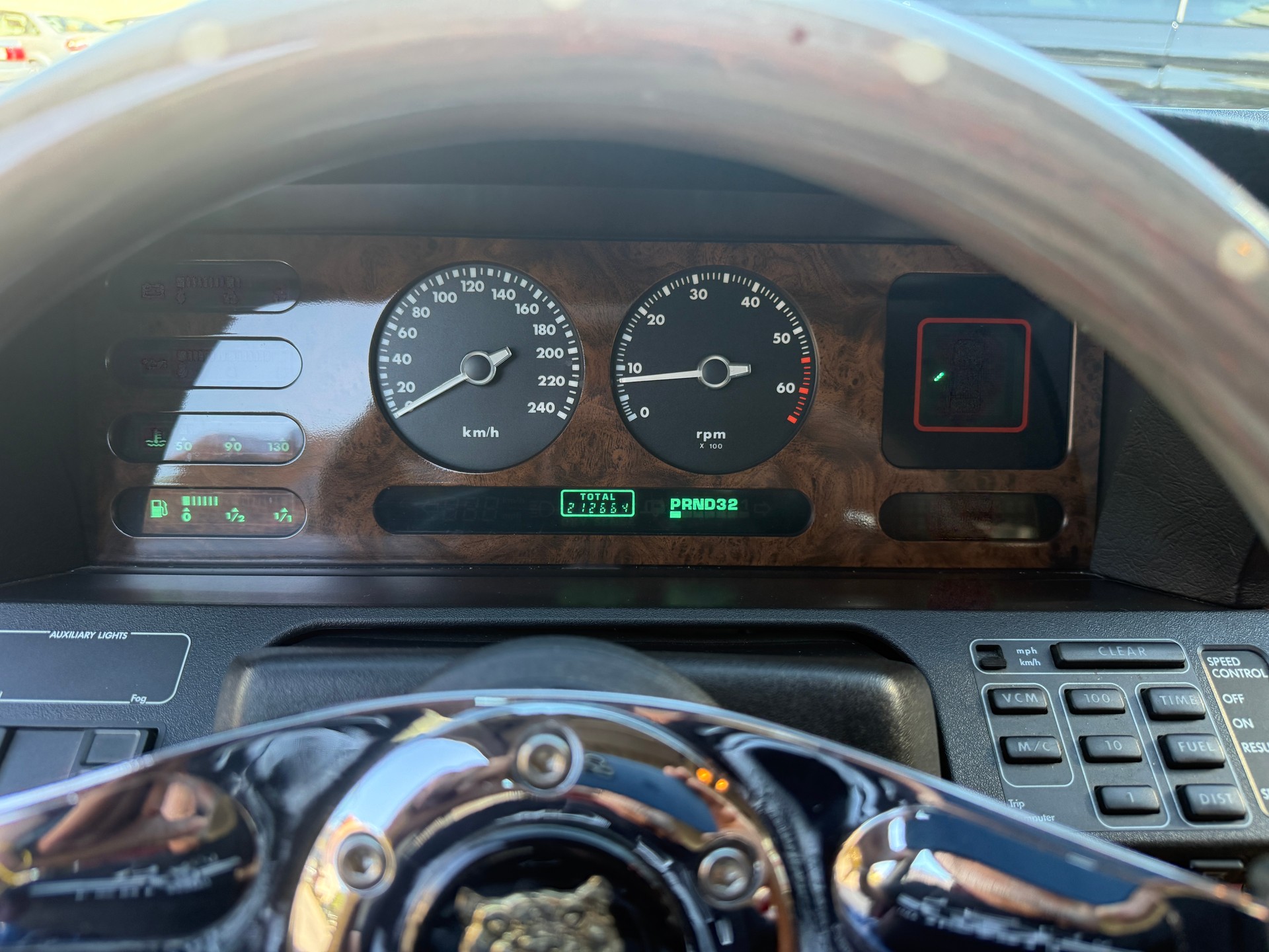 JAGUAR XJ6 3.6 Sovereign-image-10