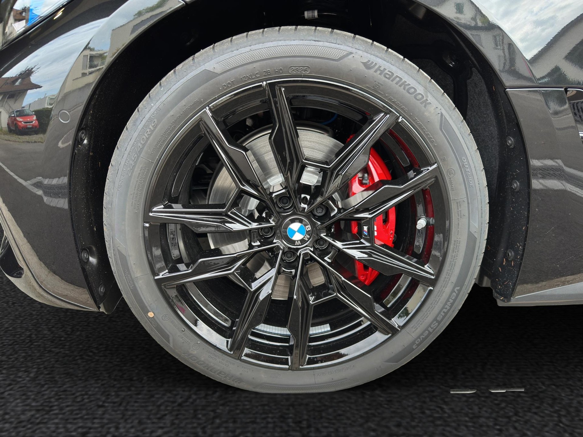 BMW i4 M60 xDrive Gran Coupé 'Black Package'-image-9