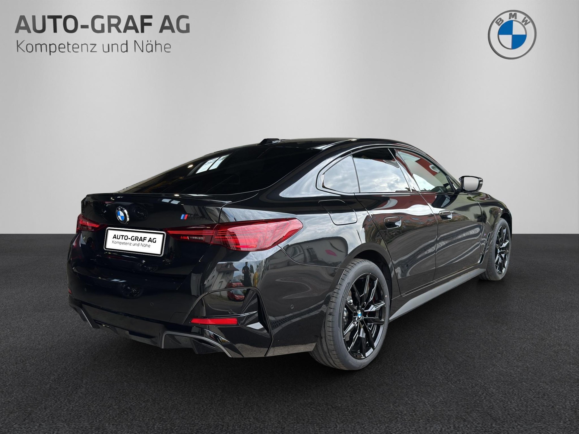 BMW i4 M60 xDrive Gran Coupé 'Black Package'-image-4