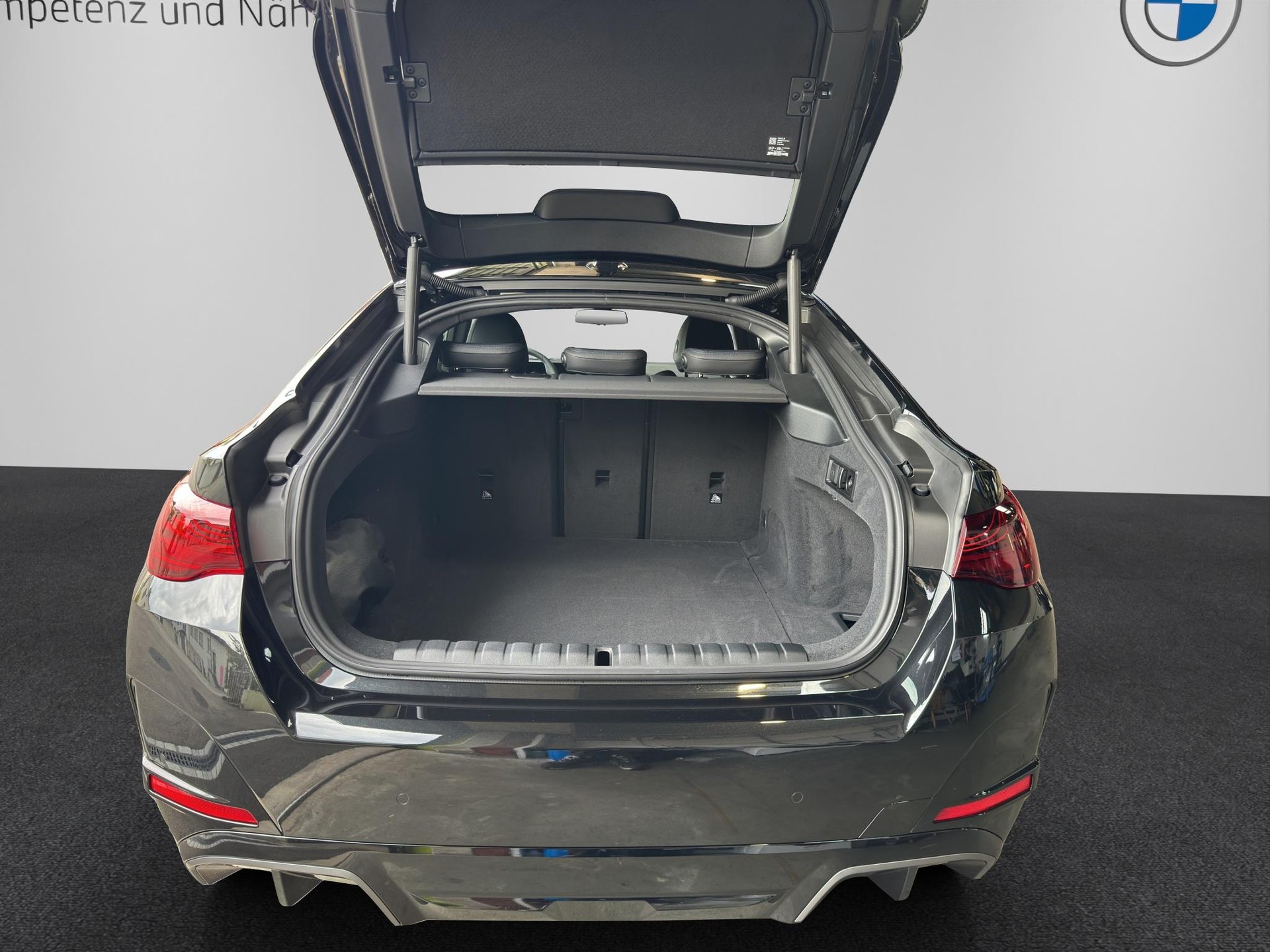 BMW i4 M60 xDrive Gran Coupé 'Black Package'-image-20