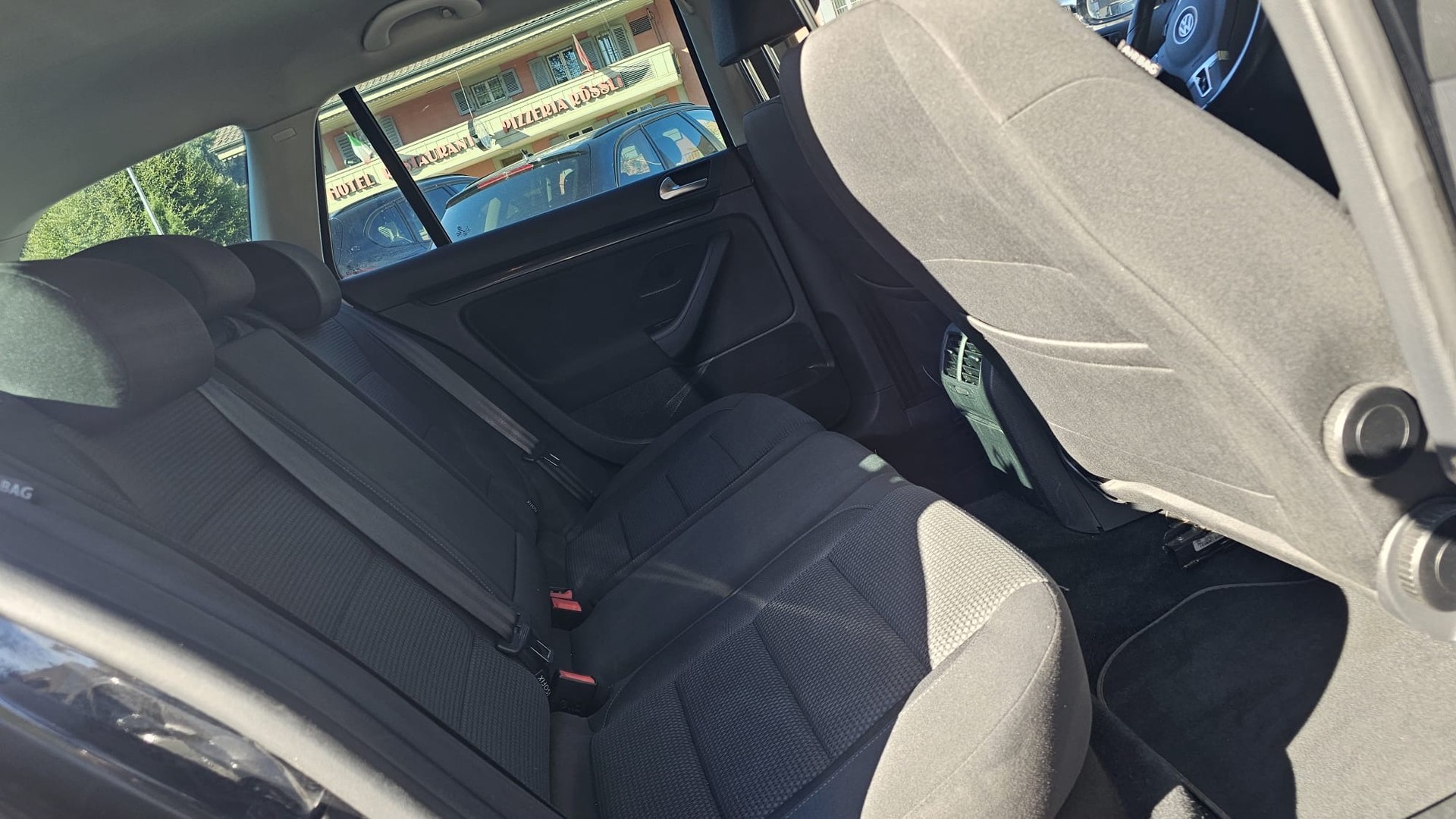 VW Golf Variant 1.2 TSI Trendline-image-9